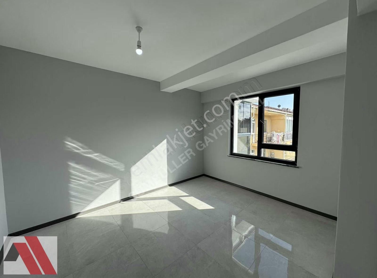 Sümbüller'den Kanal 26 Yakını İskanlı Arakat Z.ısıtma Geniş 2+0 - Görsel 3