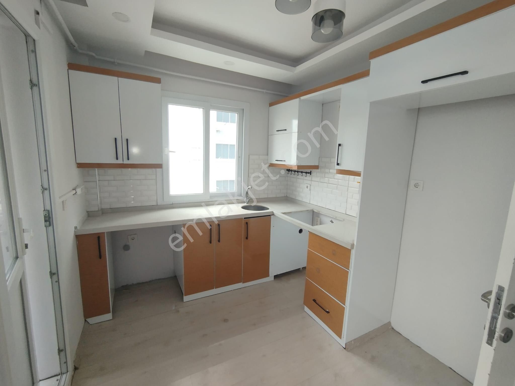 Mavi Bulvar Yakın Sitede 3+1 Güney Batı Cepheli Doğalgazlı Ekstralı Daire