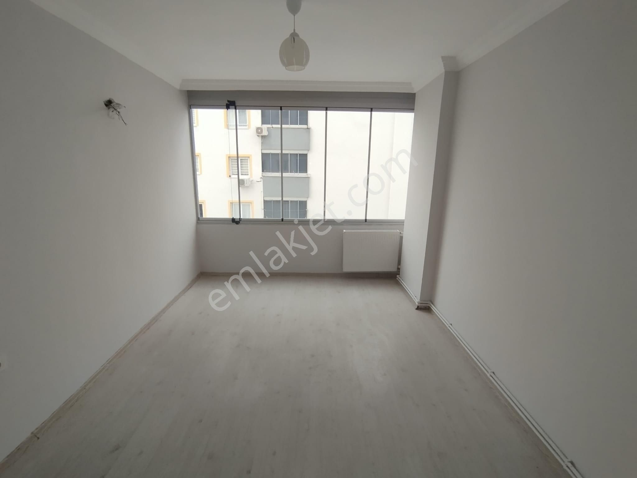 Mavi Bulvar Yakın Sitede 3+1 Güney Batı Cepheli Doğalgazlı Ekstralı Daire - Görsel 11