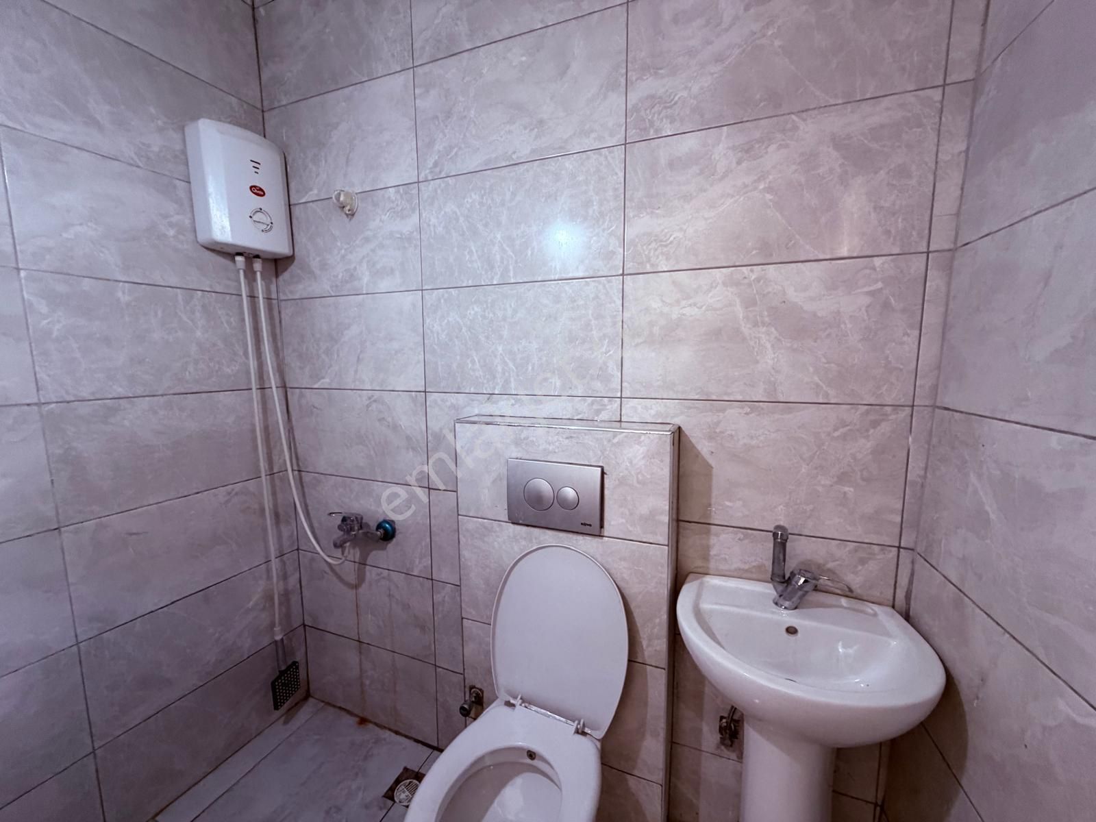 Çınarda Ön Cephe Balkonlu Eşyalı Fırsat 1+1 Satılık Apart