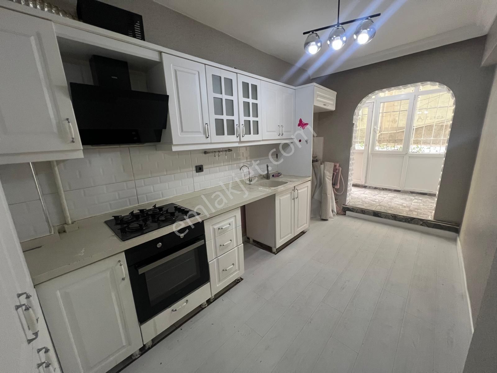 Bağlarbaşında 2+1 Bahçe Katı Sarılık Daire - Görsel 16
