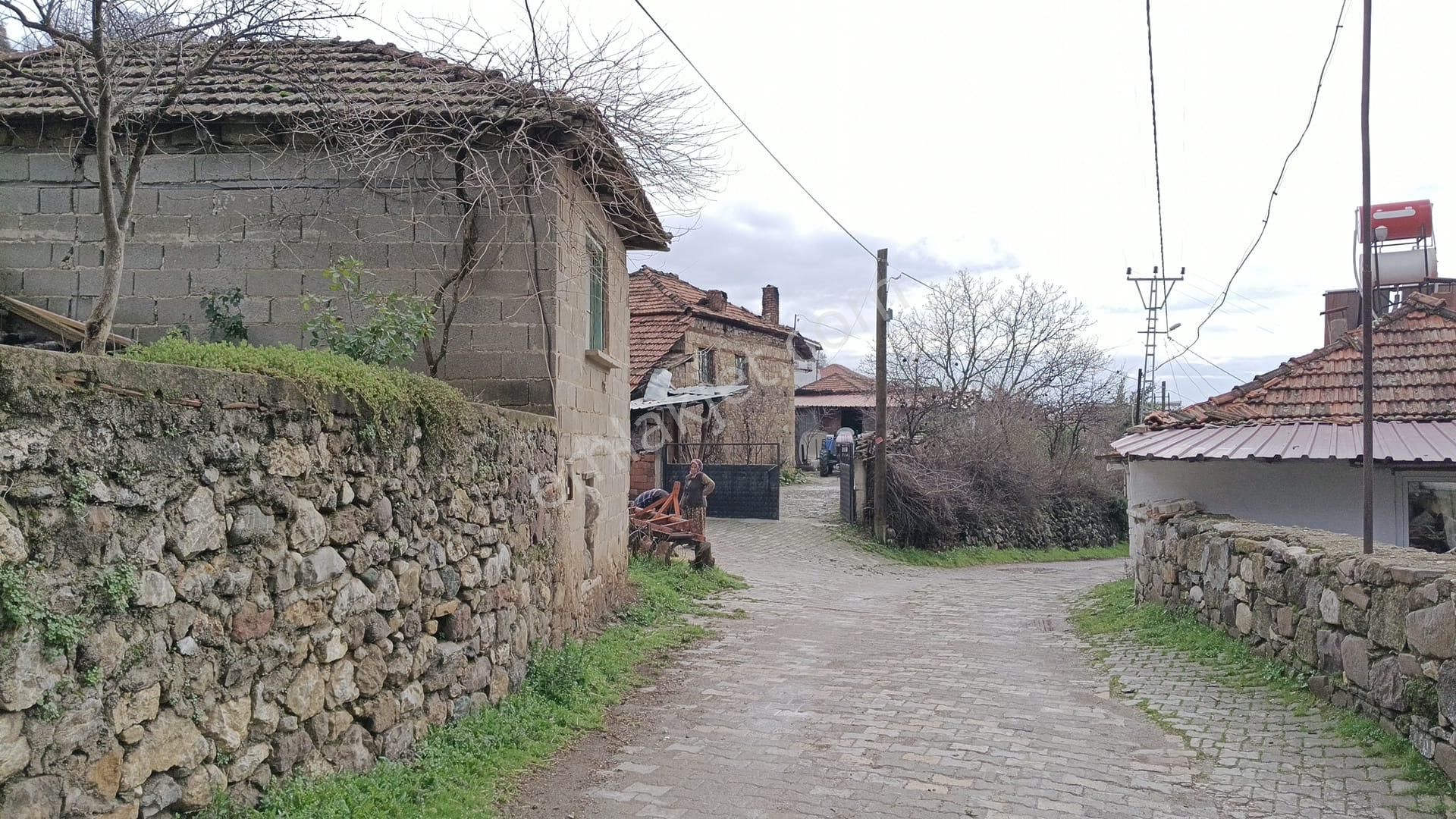 Bergama Karalar Köyünde 2 Haneli Müstakil Ev - Görsel 13