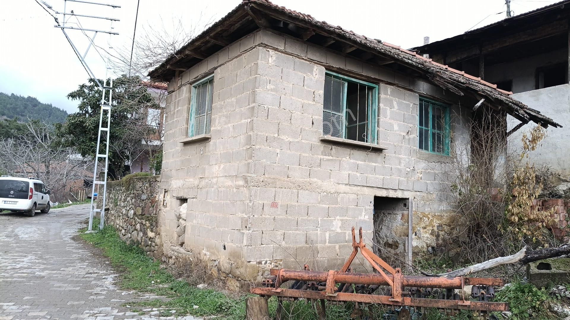 Bergama Karalar Köyünde 2 Haneli Müstakil Ev - Görsel 15
