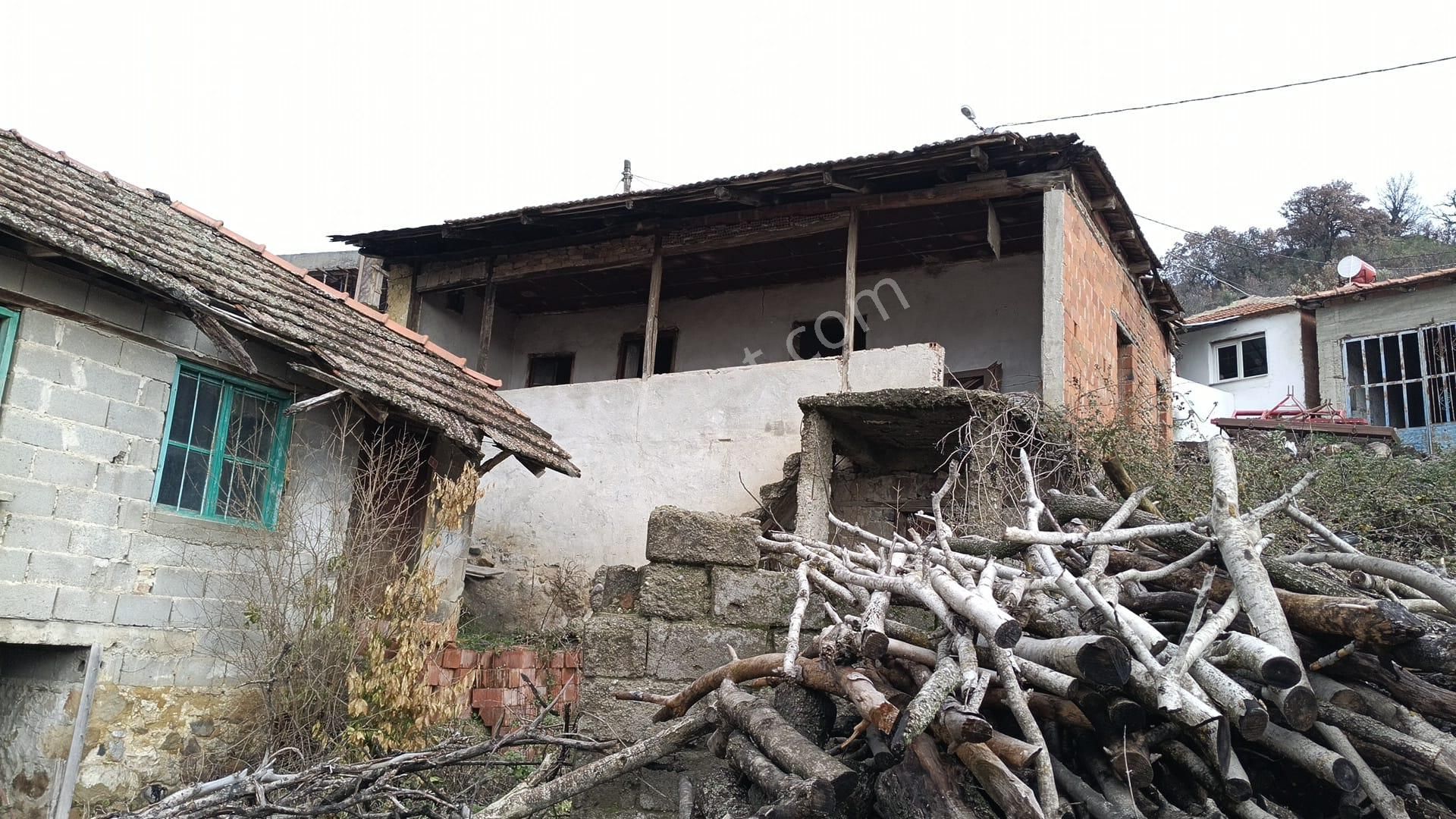 Bergama Karalar Köyünde 2 Haneli Müstakil Ev - Görsel 2