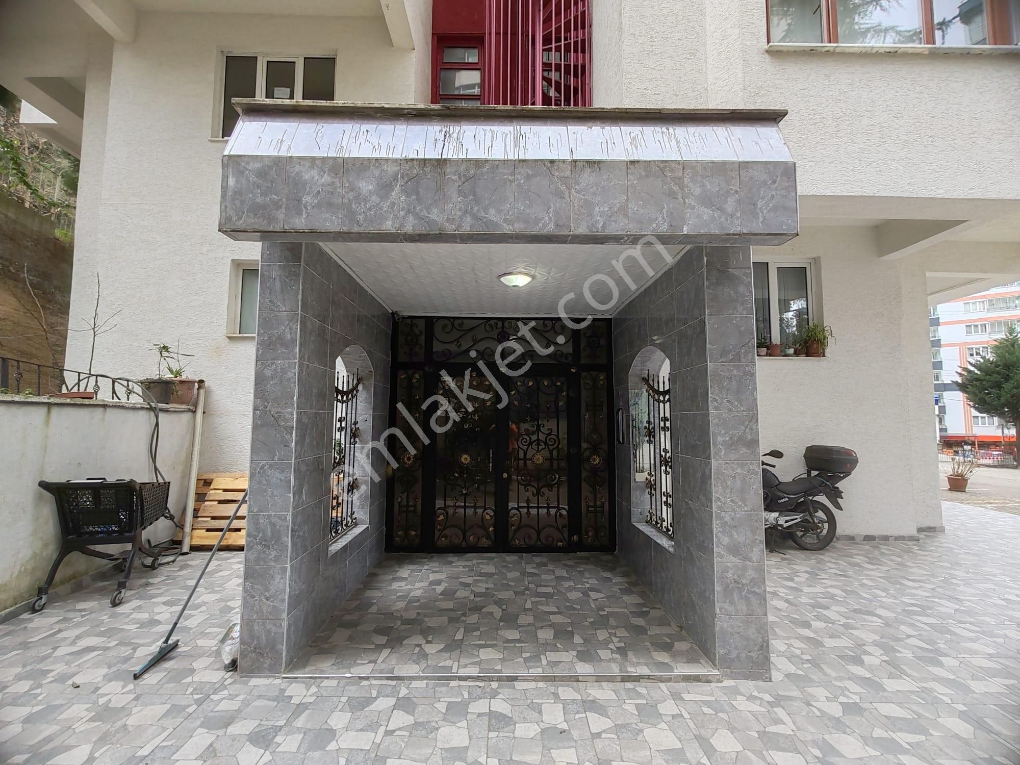 Trabzon Çukurçayır Mahallesi’nde Kiralık 2+1 Daire - Görsel 2