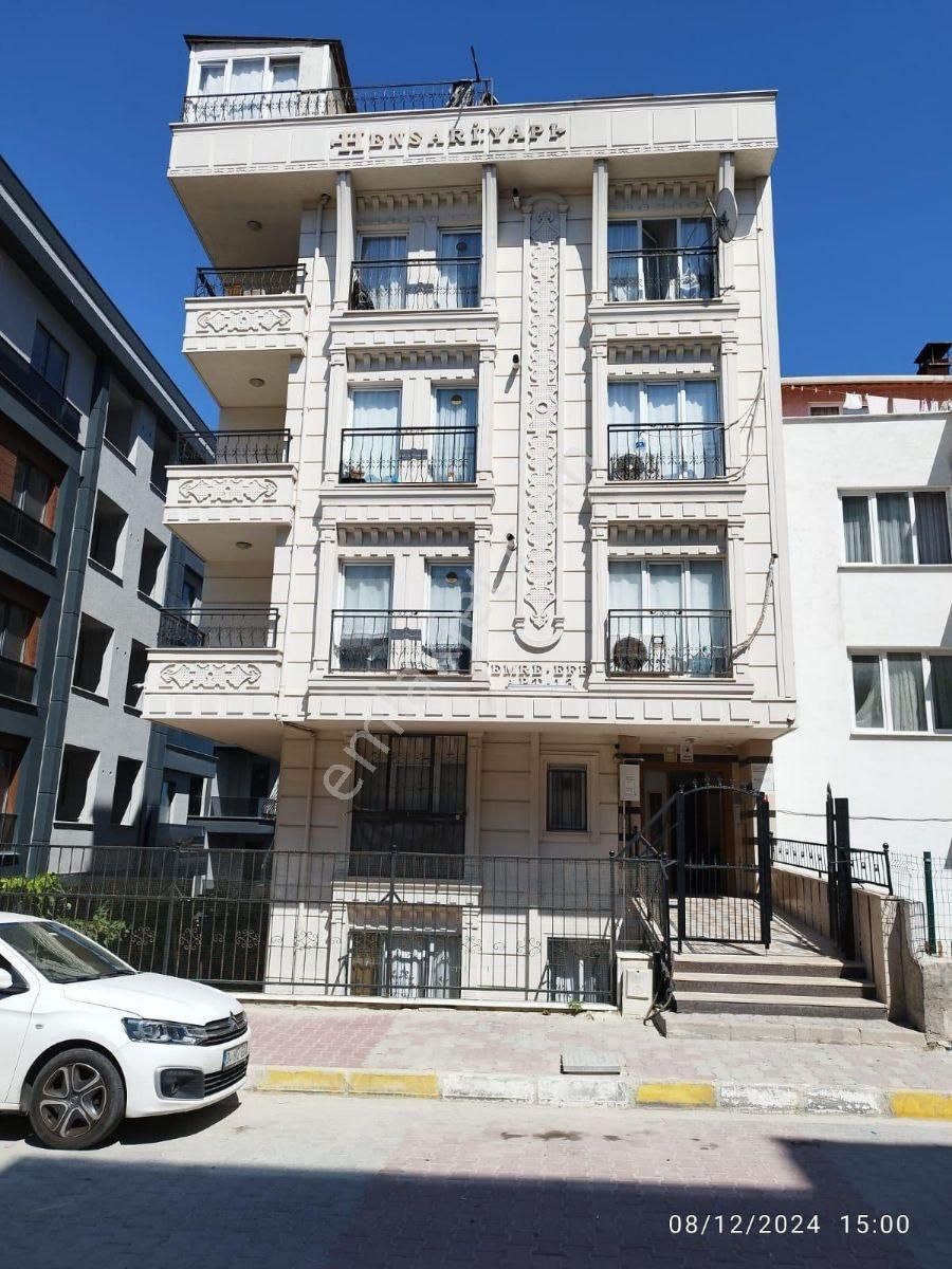 Beylikdüzü Yakupluda Cadde Üstü Temiz Daire.