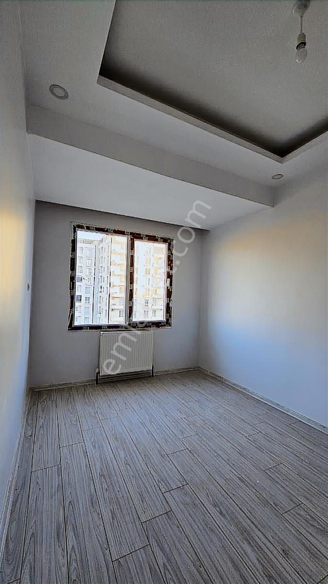 Çözüm'den D.bakır Yolu Üzeri Şoförler Odası Yanı Ferah 3+1 Daire - Görsel 24