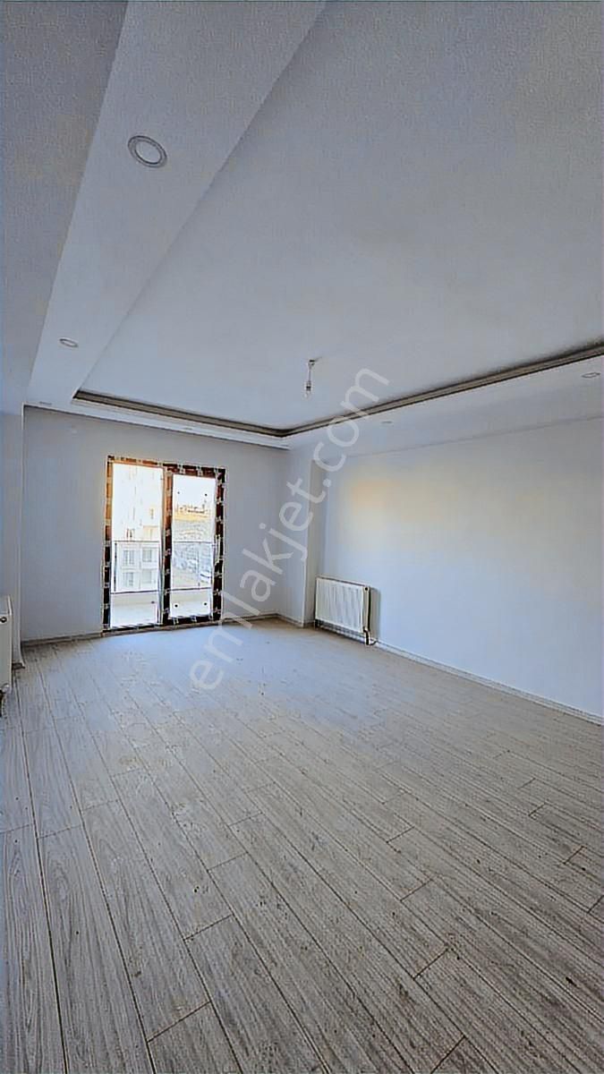 Çözüm'den D.bakır Yolu Üzeri Şoförler Odası Yanı Ferah 3+1 Daire - Görsel 18