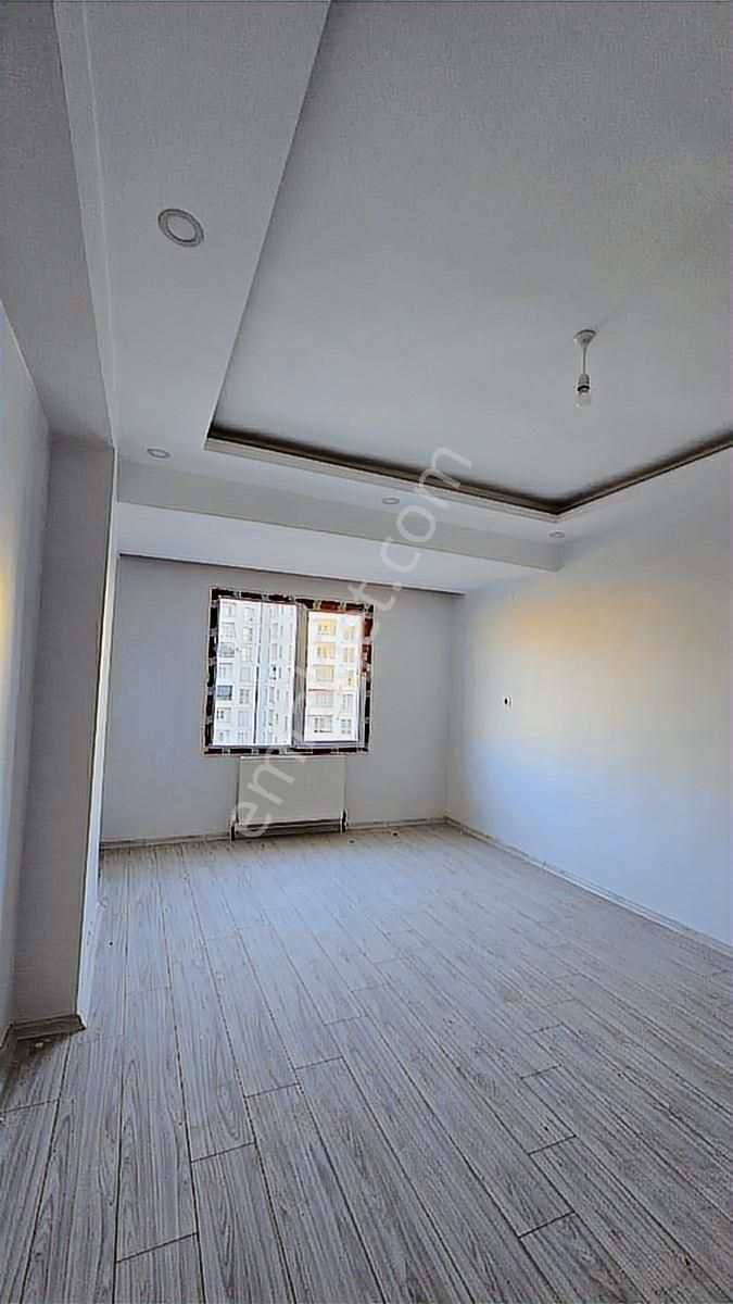 Çözüm'den D.bakır Yolu Üzeri Şoförler Odası Yanı Ferah 3+1 Daire - Görsel 5