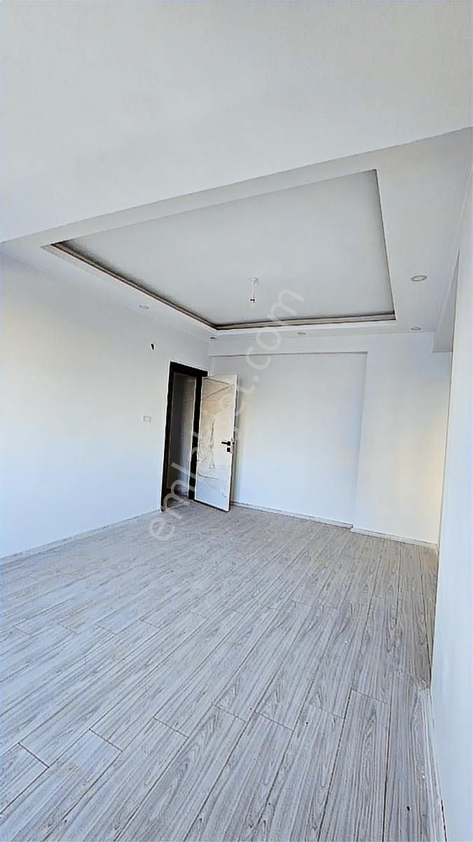 Çözüm'den D.bakır Yolu Üzeri Şoförler Odası Yanı Ferah 3+1 Daire - Görsel 6