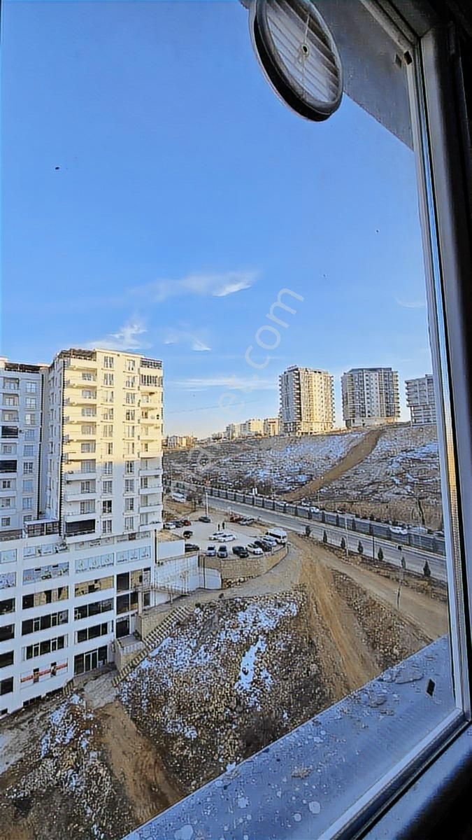 Çözüm'den D.bakır Yolu Üzeri Şoförler Odası Yanı Ferah 3+1 Daire - Görsel 8