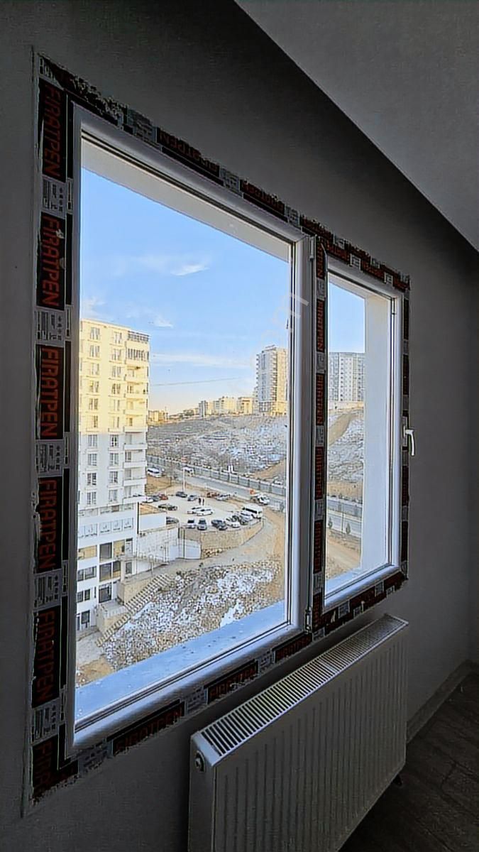 Çözüm'den D.bakır Yolu Üzeri Şoförler Odası Yanı Ferah 3+1 Daire - Görsel 4