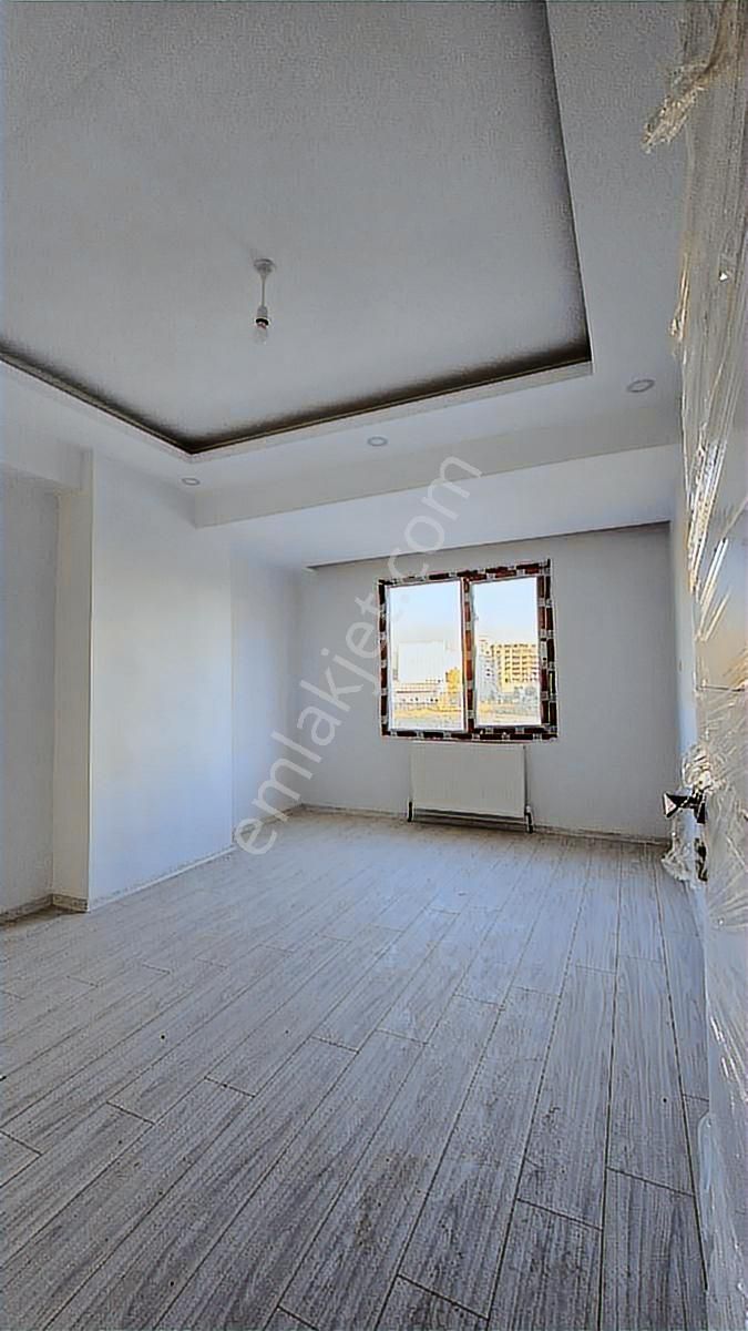 Çözüm'den D.bakır Yolu Üzeri Şoförler Odası Yanı Ferah 3+1 Daire - Görsel 3