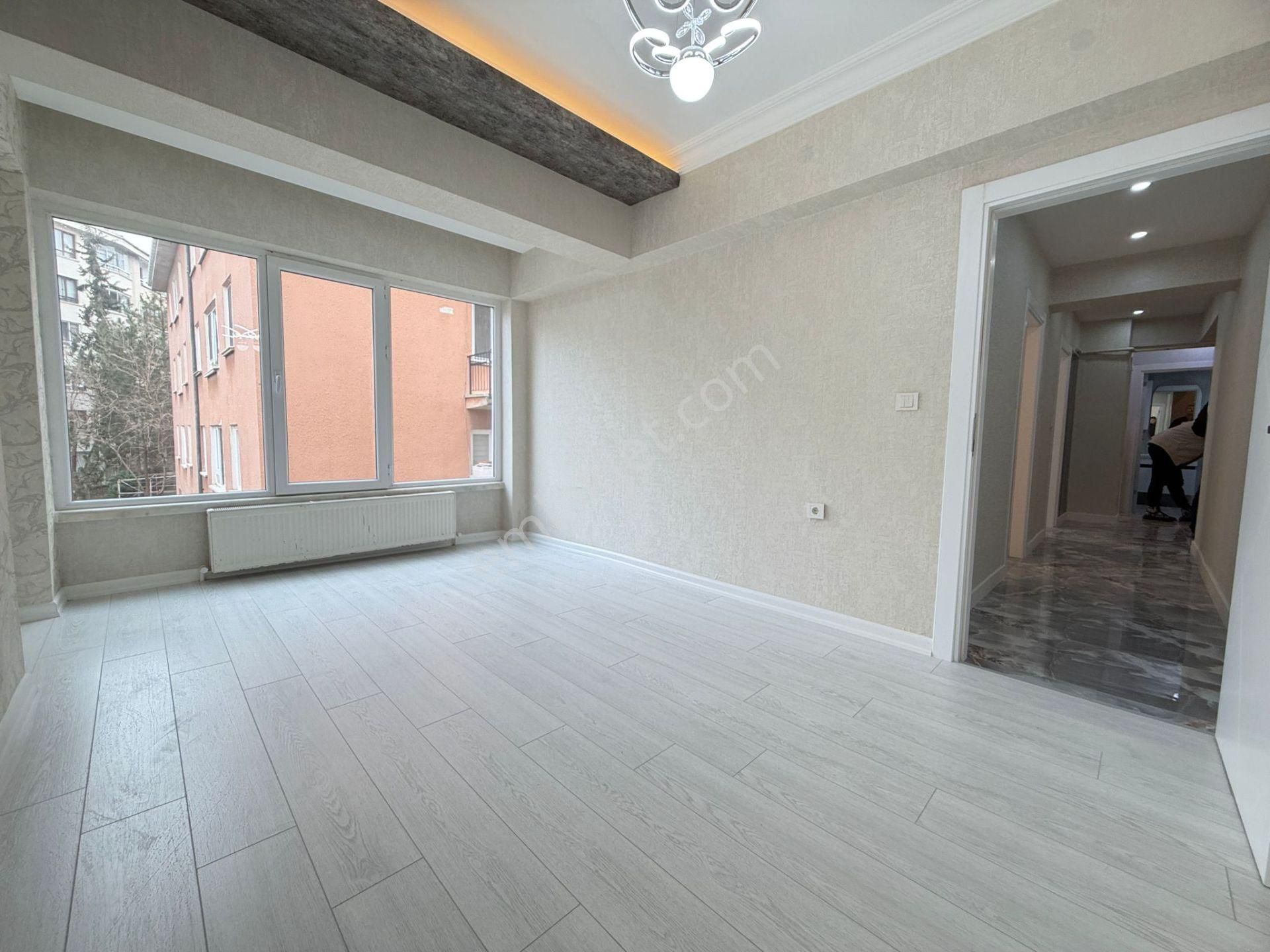 Kariyer'den Tepebaşı'nda Belediye Yakını Ara Katta Lüx 3+1 Daire - Görsel 27