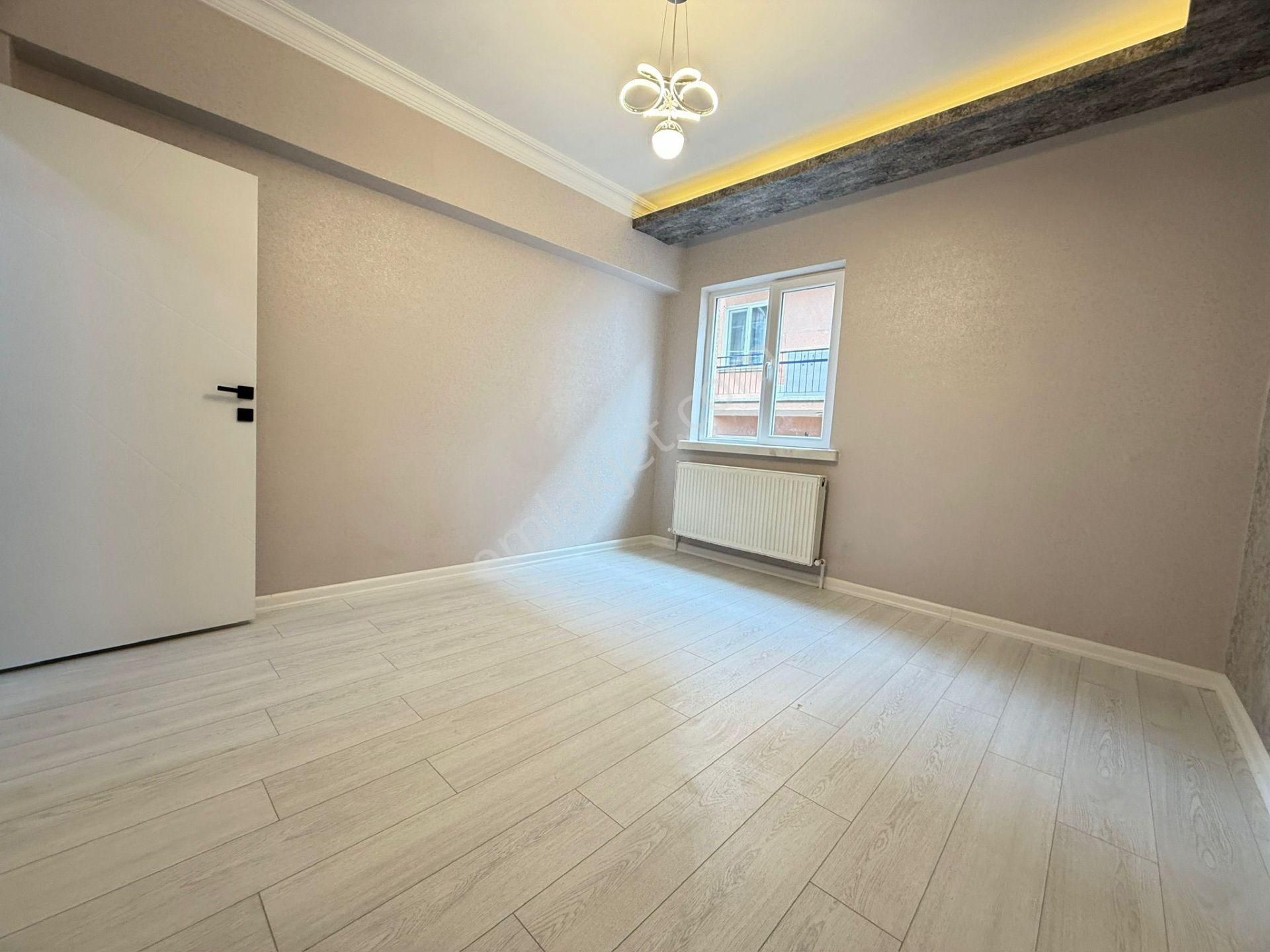 Kariyer'den Tepebaşı'nda Belediye Yakını Ara Katta Lüx 3+1 Daire - Görsel 24