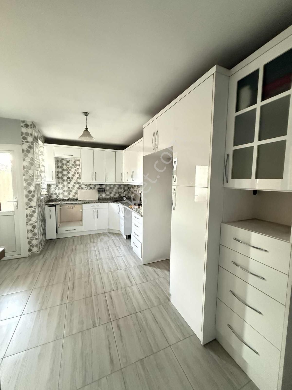 Lavinia Yeşilevler Mahallesi 3+1 Masrafsız Kiralık Müstakil Ev