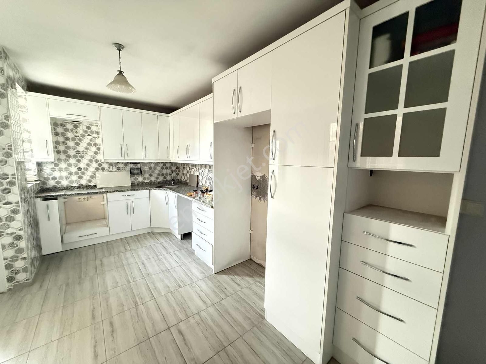 Lavinia Yeşilevler Mahallesi 3+1 Masrafsız Kiralık Müstakil Ev - Görsel 13