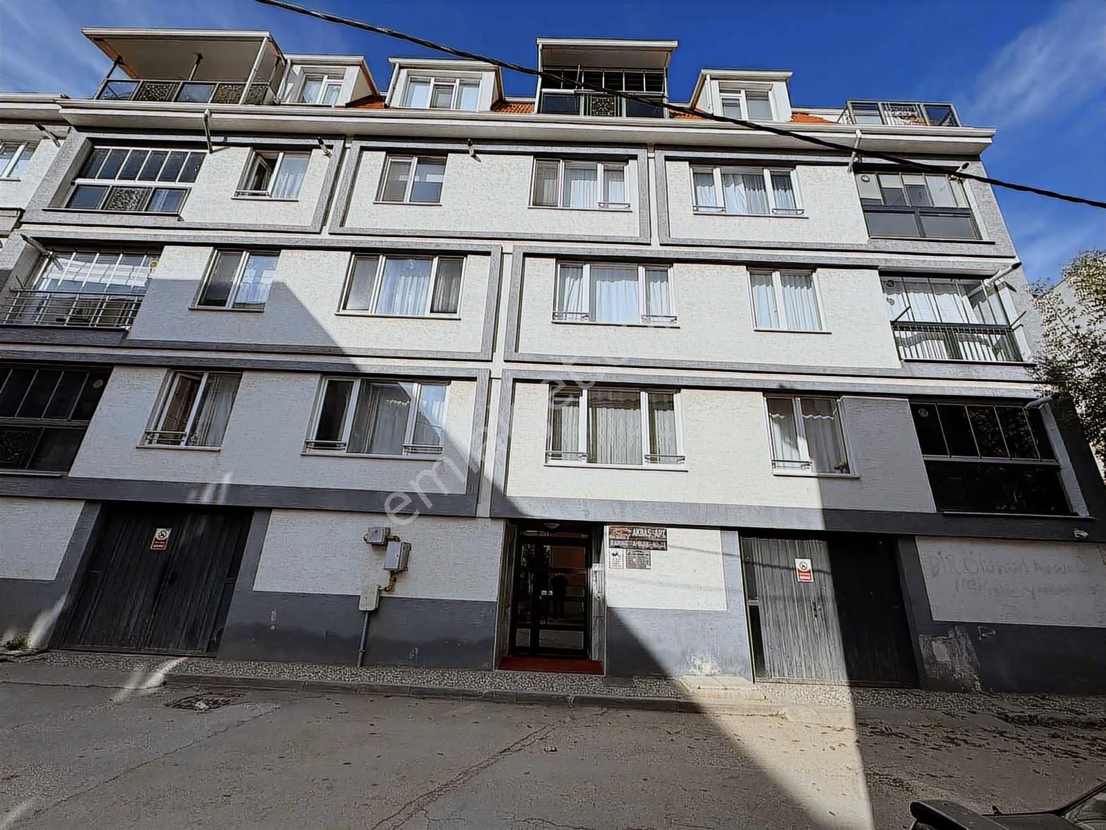 Sütlüce Mah. Eğitimciler Cad. Yakını Asansörlü Satılık 2+1 Daire