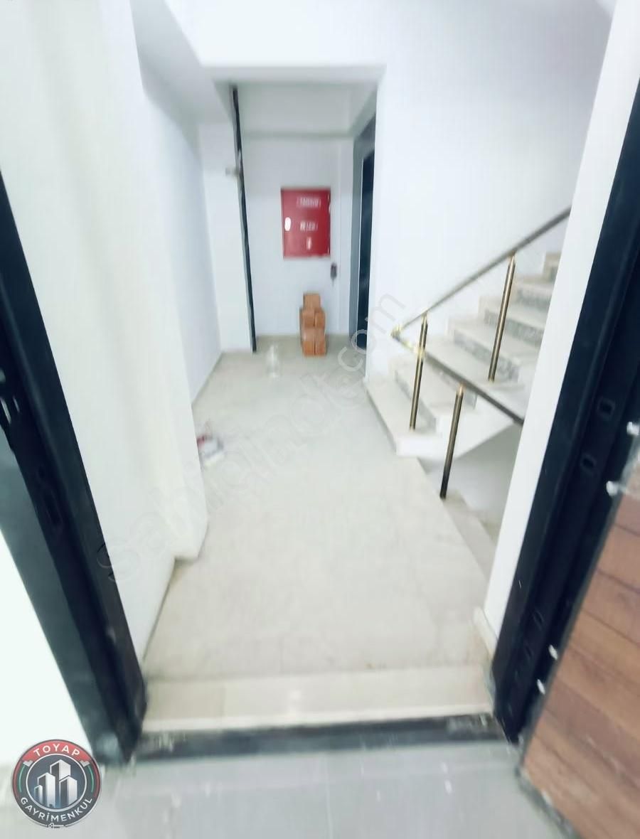 Sultangazi Bölgesinde Tramvay Caddesinde 550m² Kiralık Dükkan - Görsel 17
