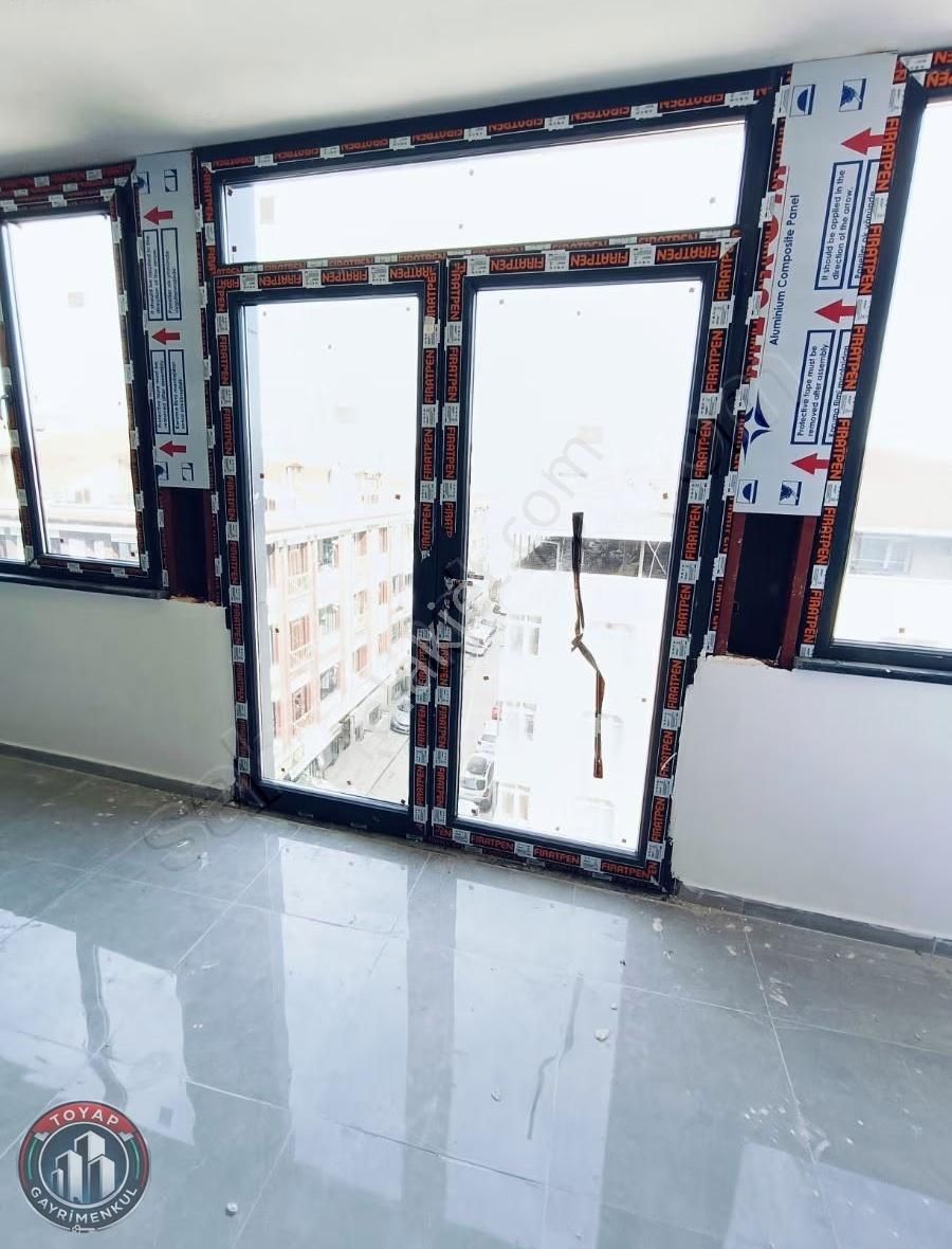 Sultangazi Bölgesinde Tramvay Caddesinde 550m² Kiralık Dükkan - Görsel 8