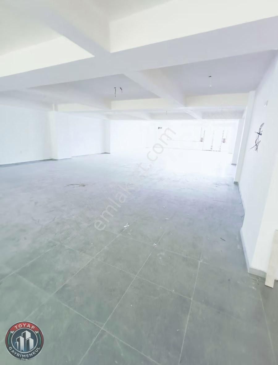 Sultangazi Bölgesinde Tramvay Caddesinde 550m² Kiralık Dükkan - Görsel 20