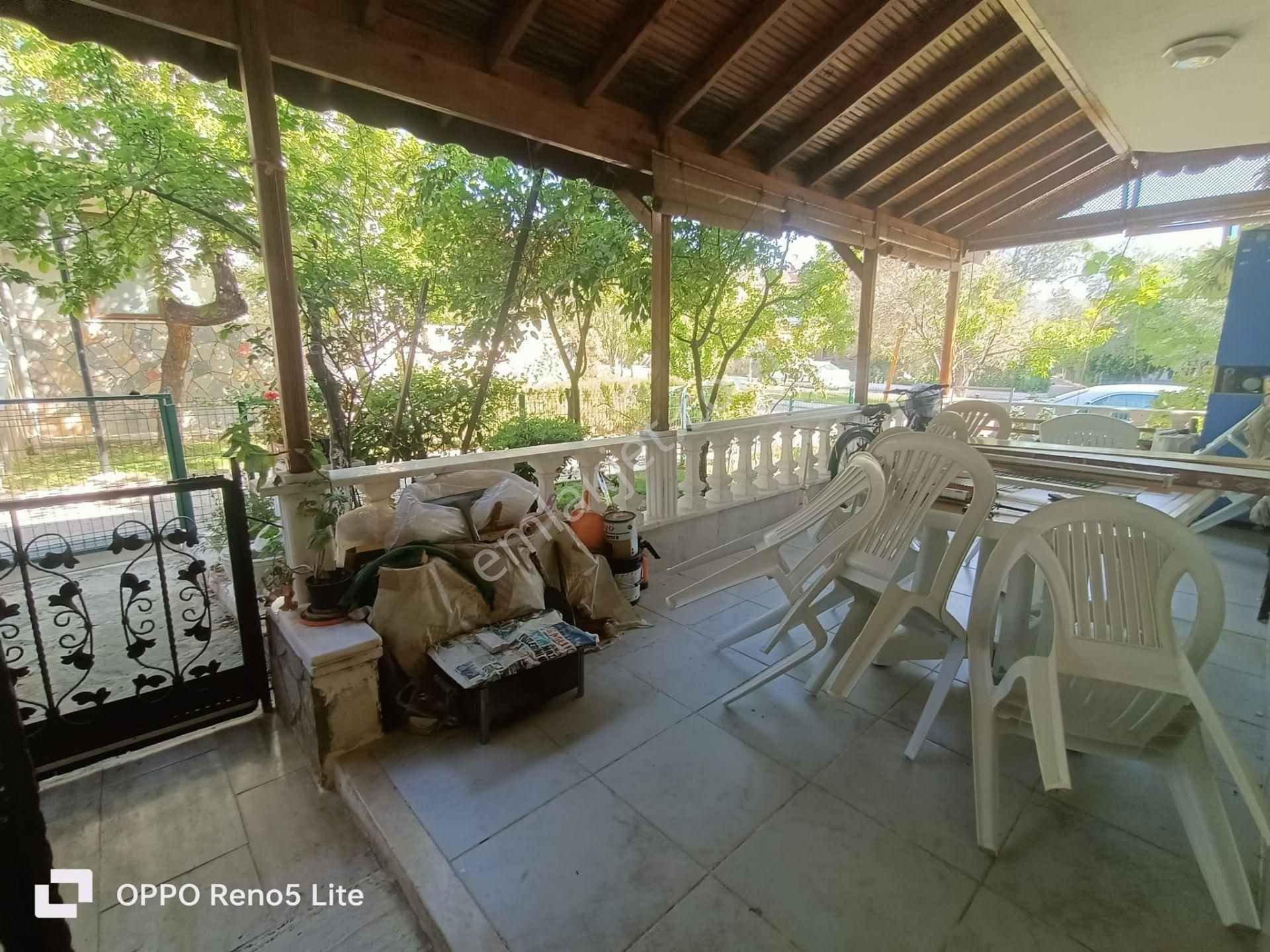 Balıkesir Edremit Güre Sahilde Buse Emlak'tan 3+1 Tripleks Villa - Görsel 12