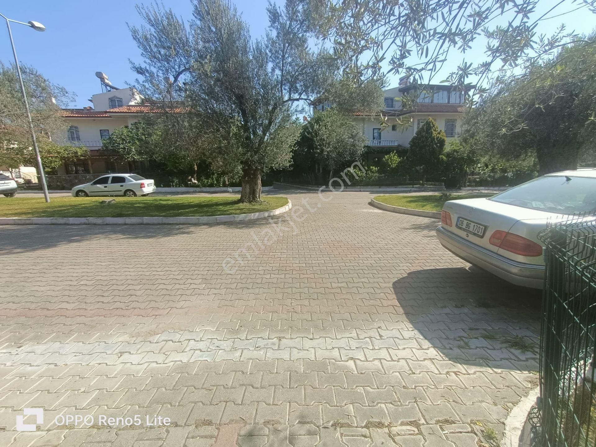 Balıkesir Edremit Güre Sahilde Buse Emlak'tan 3+1 Tripleks Villa - Görsel 30