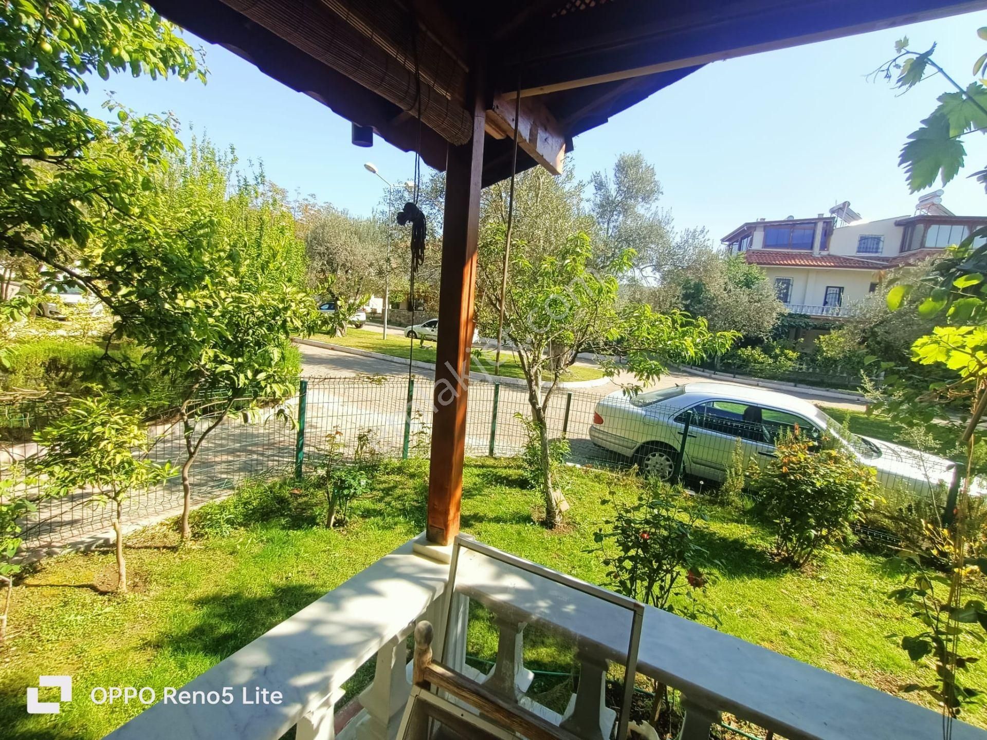 Balıkesir Edremit Güre Sahilde Buse Emlak'tan 3+1 Tripleks Villa - Görsel 26