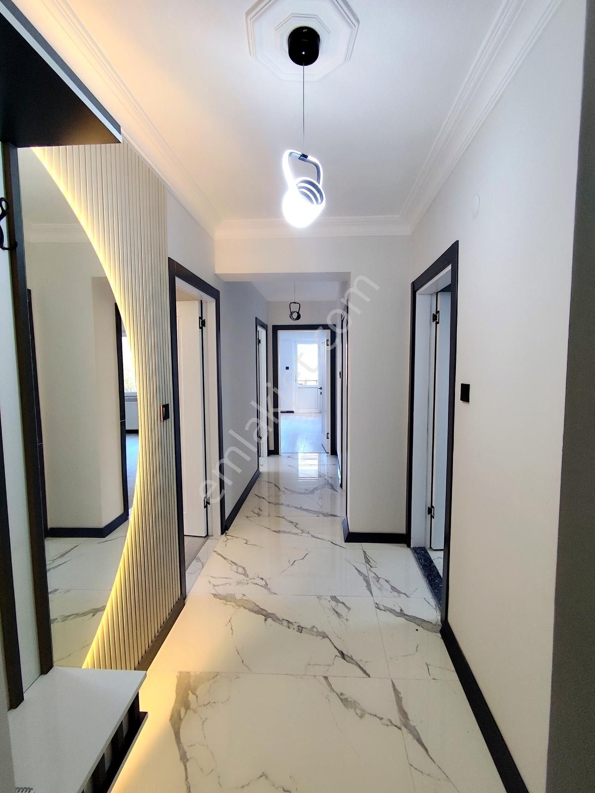Akçay Merkezde Denize Yürüme Mesafesinde Bulunan 2+1 Ferah Daire - Görsel 20
