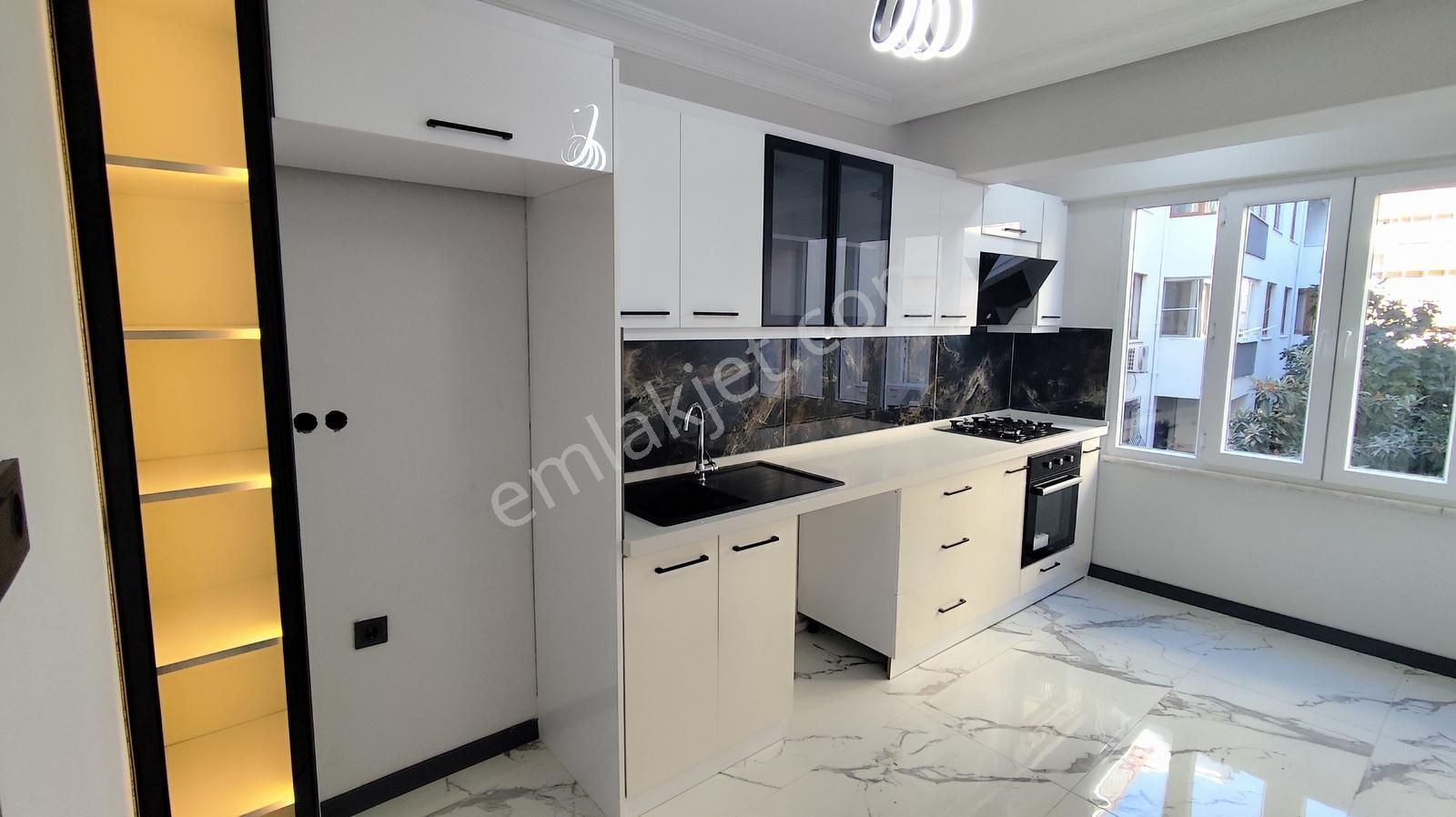 Akçay Merkezde Denize Yürüme Mesafesinde Bulunan 2+1 Ferah Daire - Görsel 7