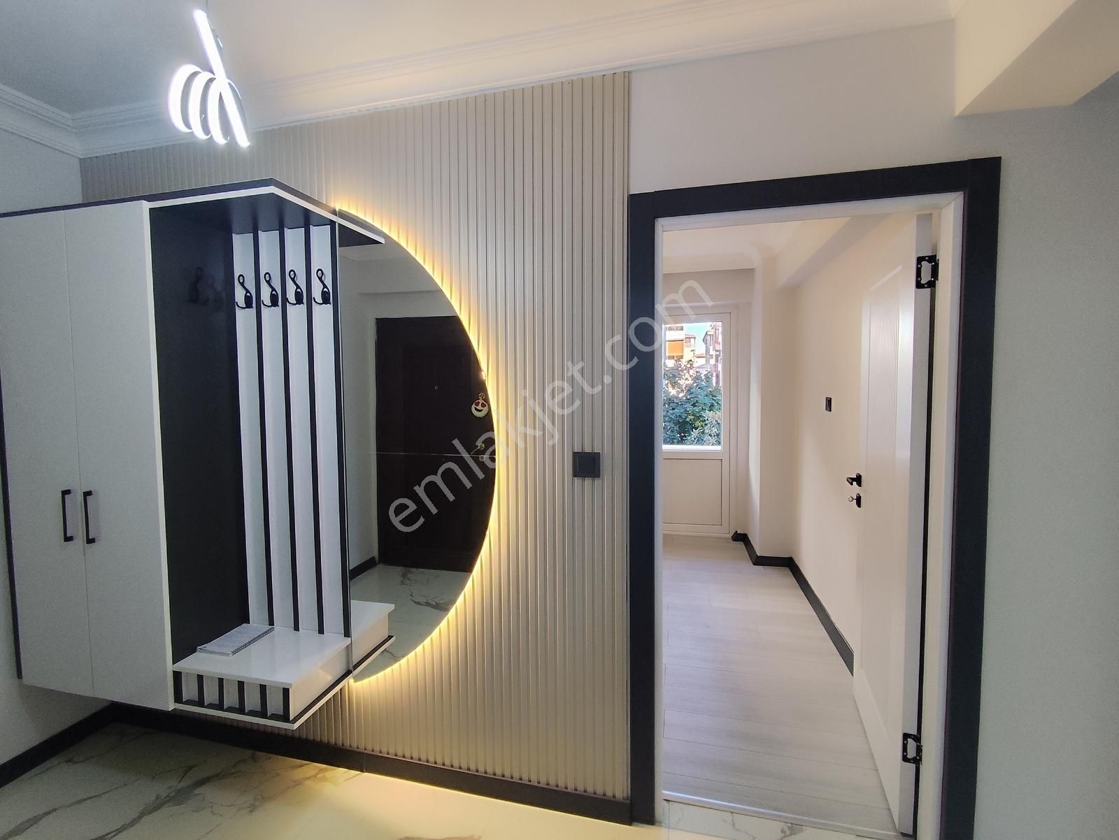 Akçay Merkezde Denize Yürüme Mesafesinde Bulunan 2+1 Ferah Daire