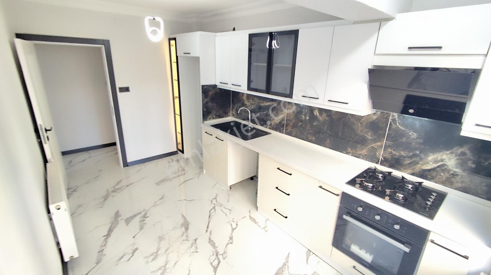 Akçay Merkezde Denize Yürüme Mesafesinde Bulunan 2+1 Ferah Daire - Görsel 31