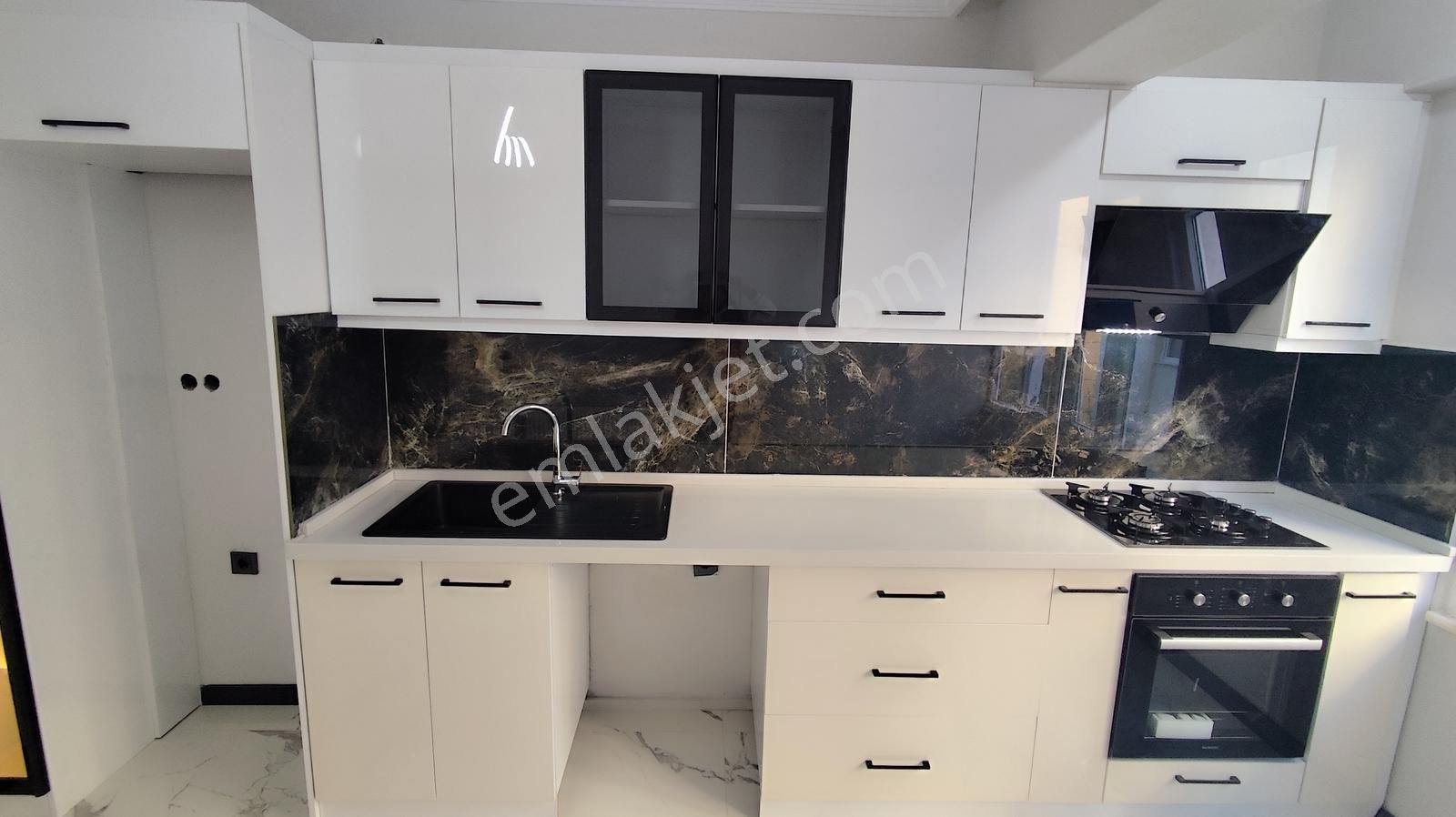 Akçay Merkezde Denize Yürüme Mesafesinde Bulunan 2+1 Ferah Daire - Görsel 12