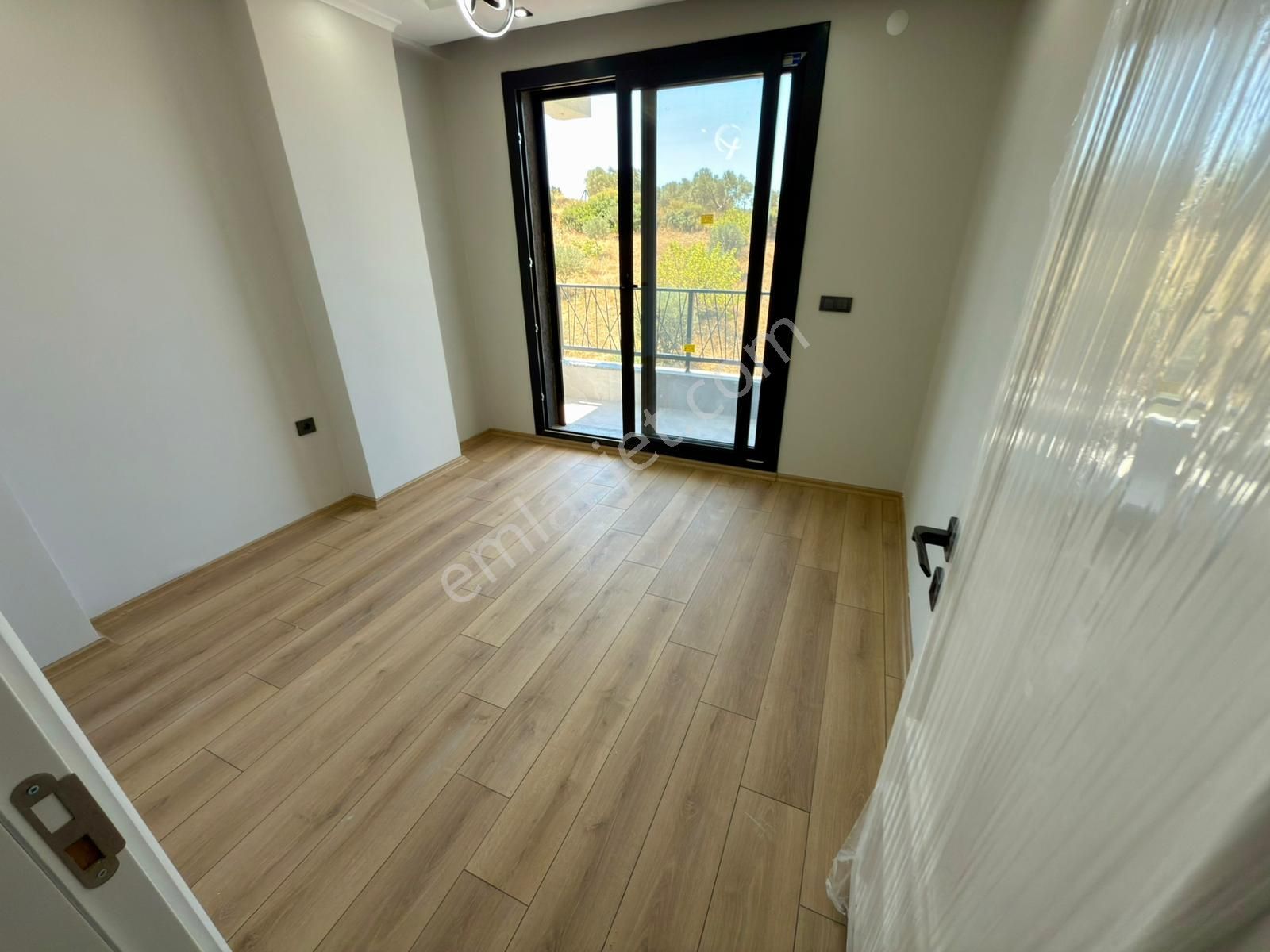 Didim Hisar Mah. 3+1 Açık Mutfaklı Sıfır Ve Lüx Teraslı Ön Cepheli İkiz Trıplex Villamız Satışdadır - Görsel 13