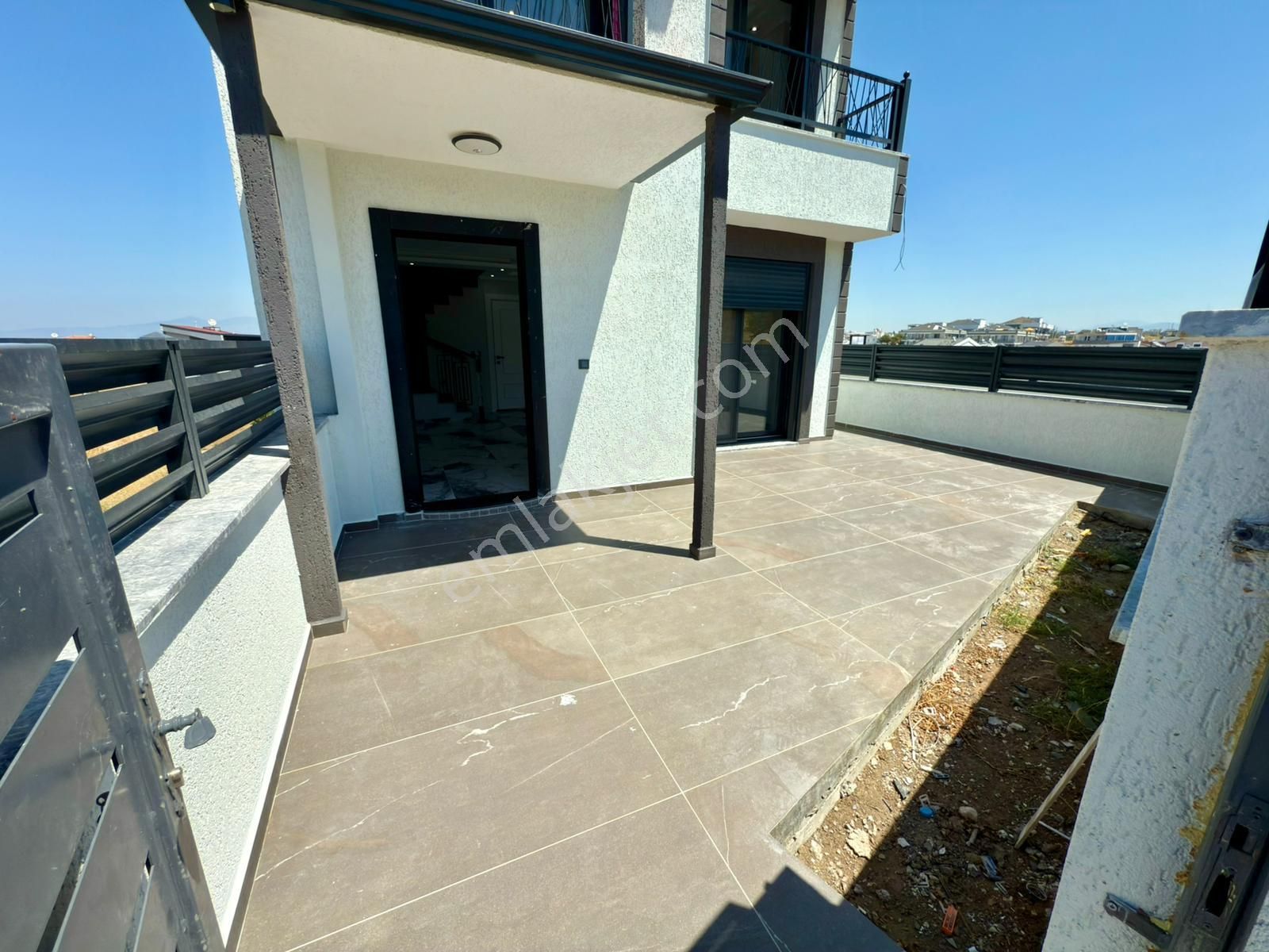 Didim Hisar Mah. 3+1 Açık Mutfaklı Sıfır Ve Lüx Teraslı Ön Cepheli İkiz Trıplex Villamız Satışdadır - Görsel 7