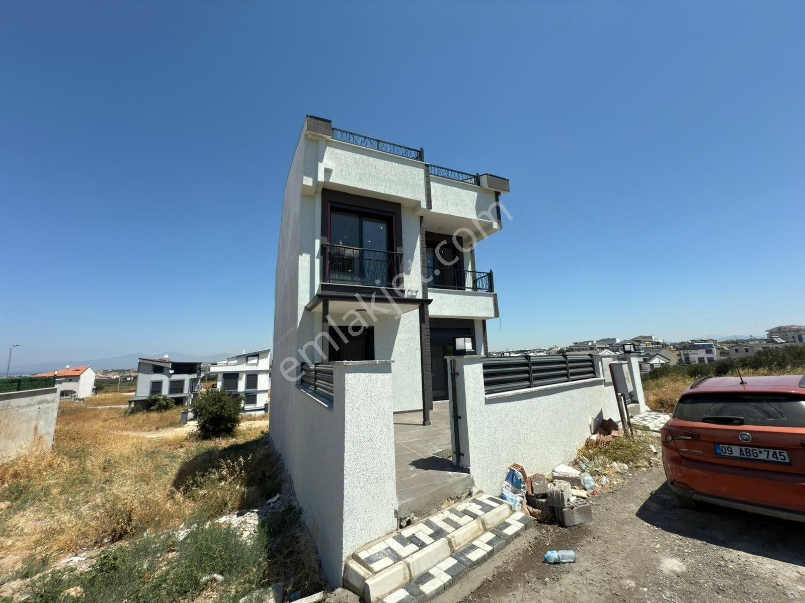 Didim Hisar Mah. 3+1 Açık Mutfaklı Sıfır Ve Lüx Teraslı Ön Cepheli İkiz Trıplex Villamız Satışdadır - Görsel 2