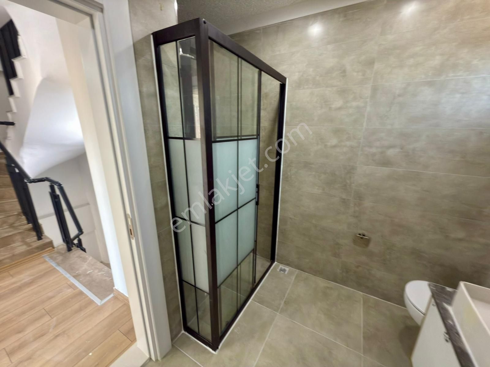 Didim Hisar Mah. 3+1 Açık Mutfaklı Sıfır Ve Lüx Teraslı Ön Cepheli İkiz Trıplex Villamız Satışdadır - Görsel 22