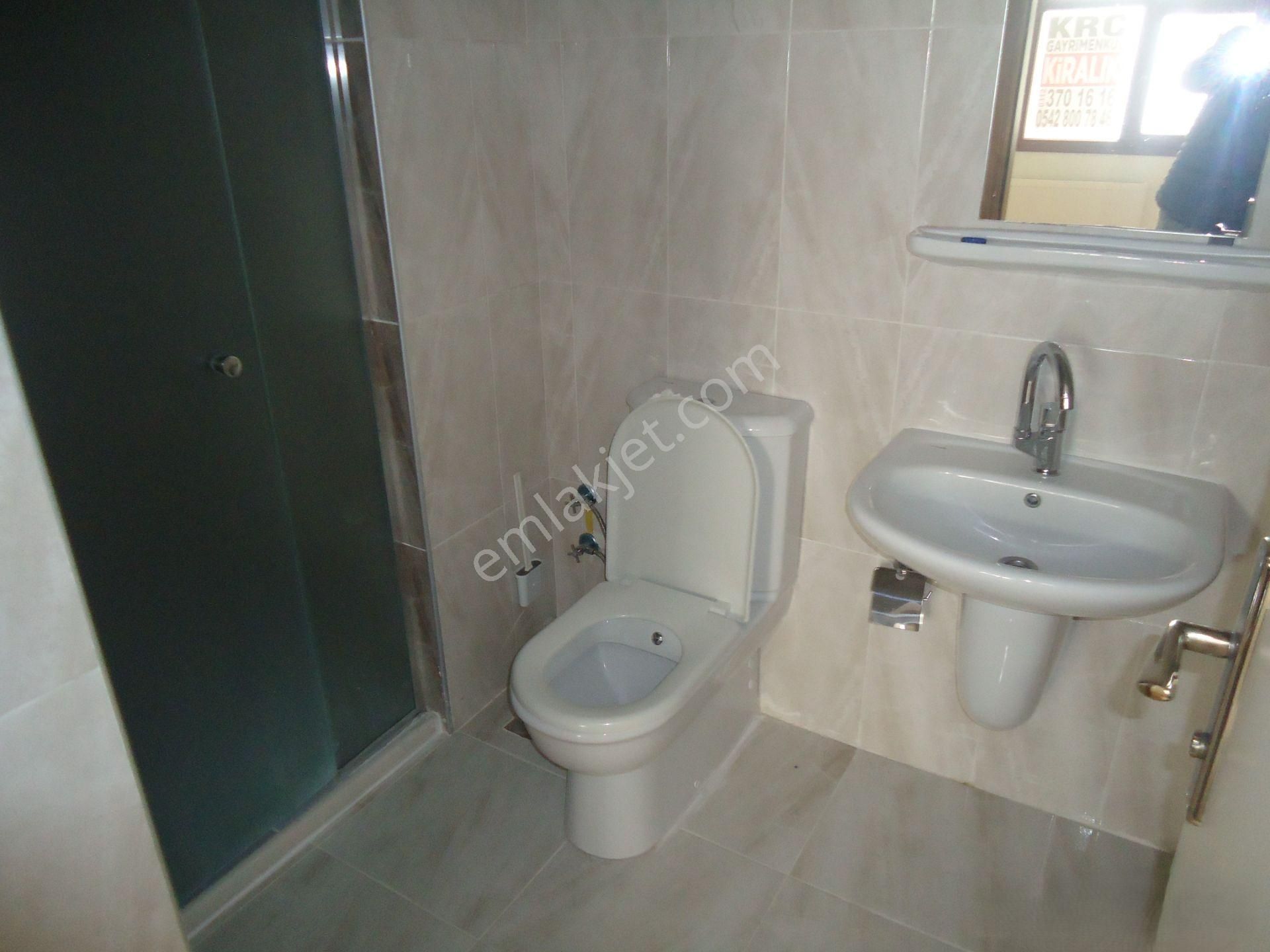 Krc'den Uzun Bloklarda Kiralık 4+1 Kiralık Daire - Görsel 14