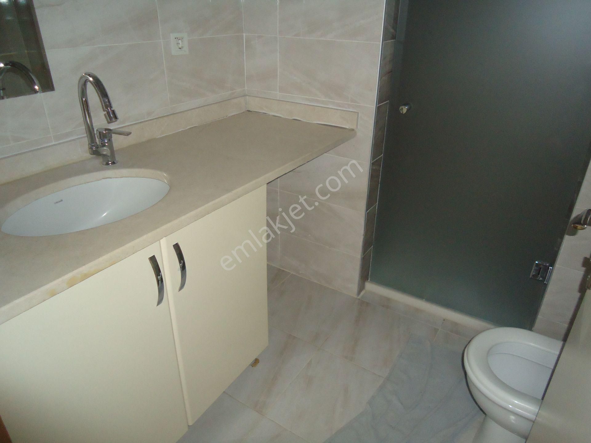 Krc'den Uzun Bloklarda Kiralık 4+1 Kiralık Daire - Görsel 17