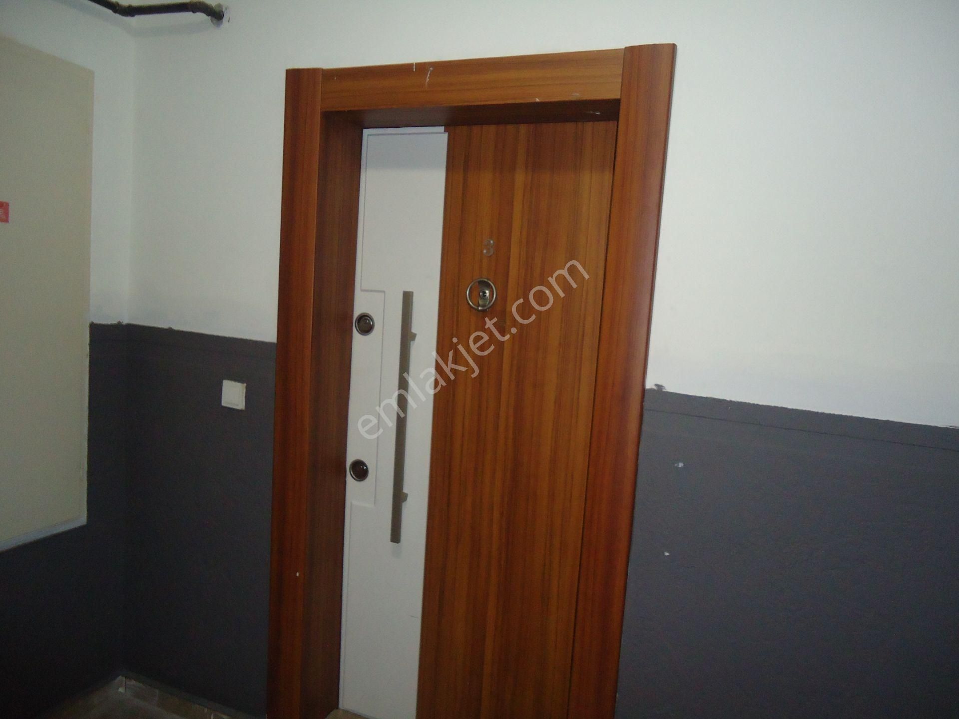 Krc'den Uzun Bloklarda Kiralık 4+1 Kiralık Daire - Görsel 2