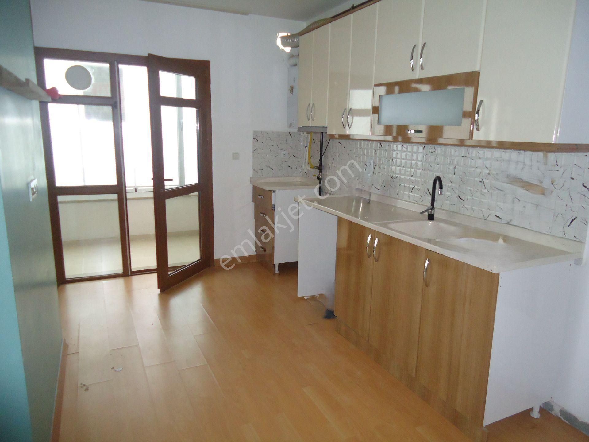 Krc'den Uzun Bloklarda Kiralık 4+1 Kiralık Daire