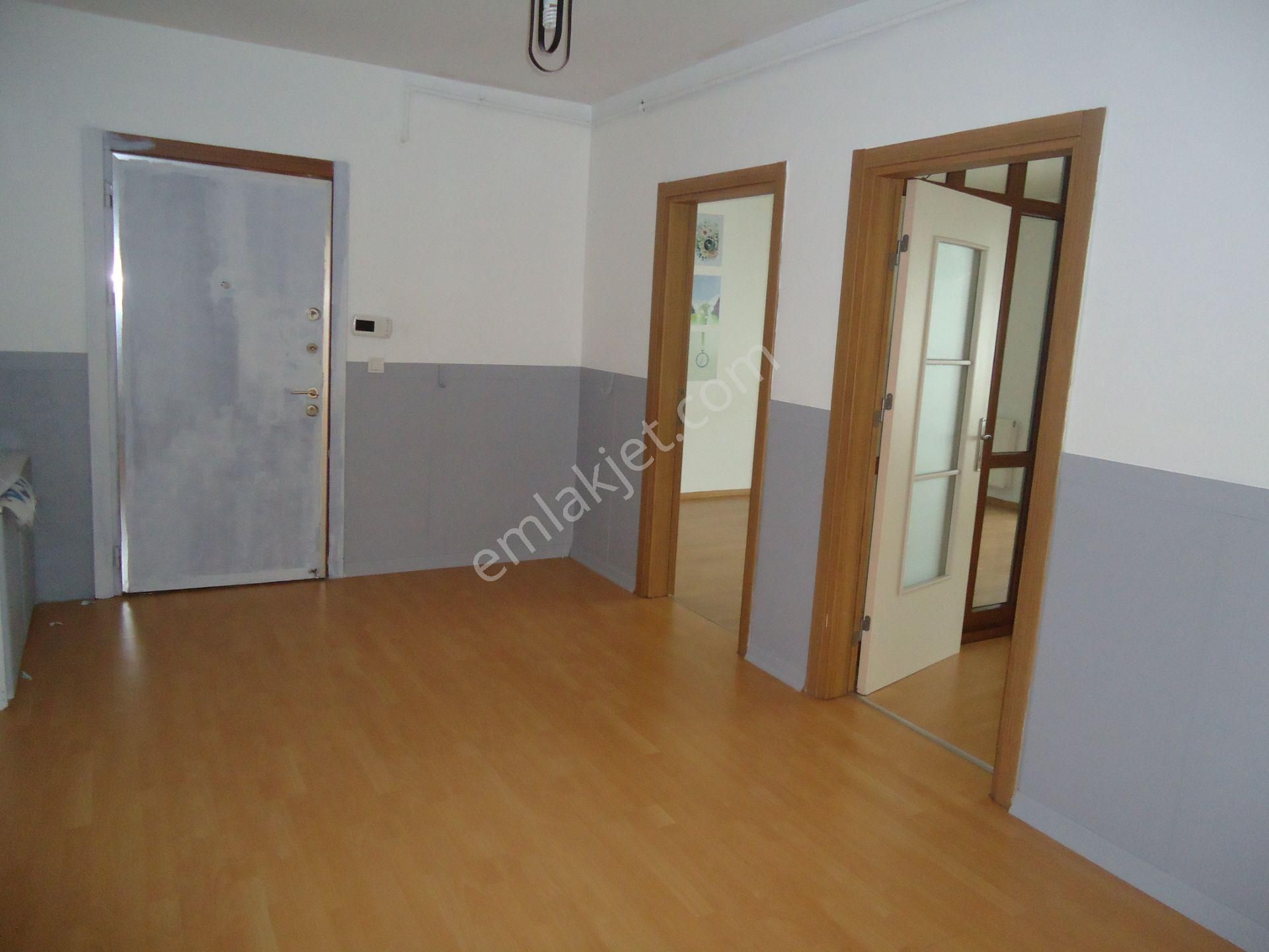 Krc'den Uzun Bloklarda Kiralık 4+1 Kiralık Daire - Görsel 5