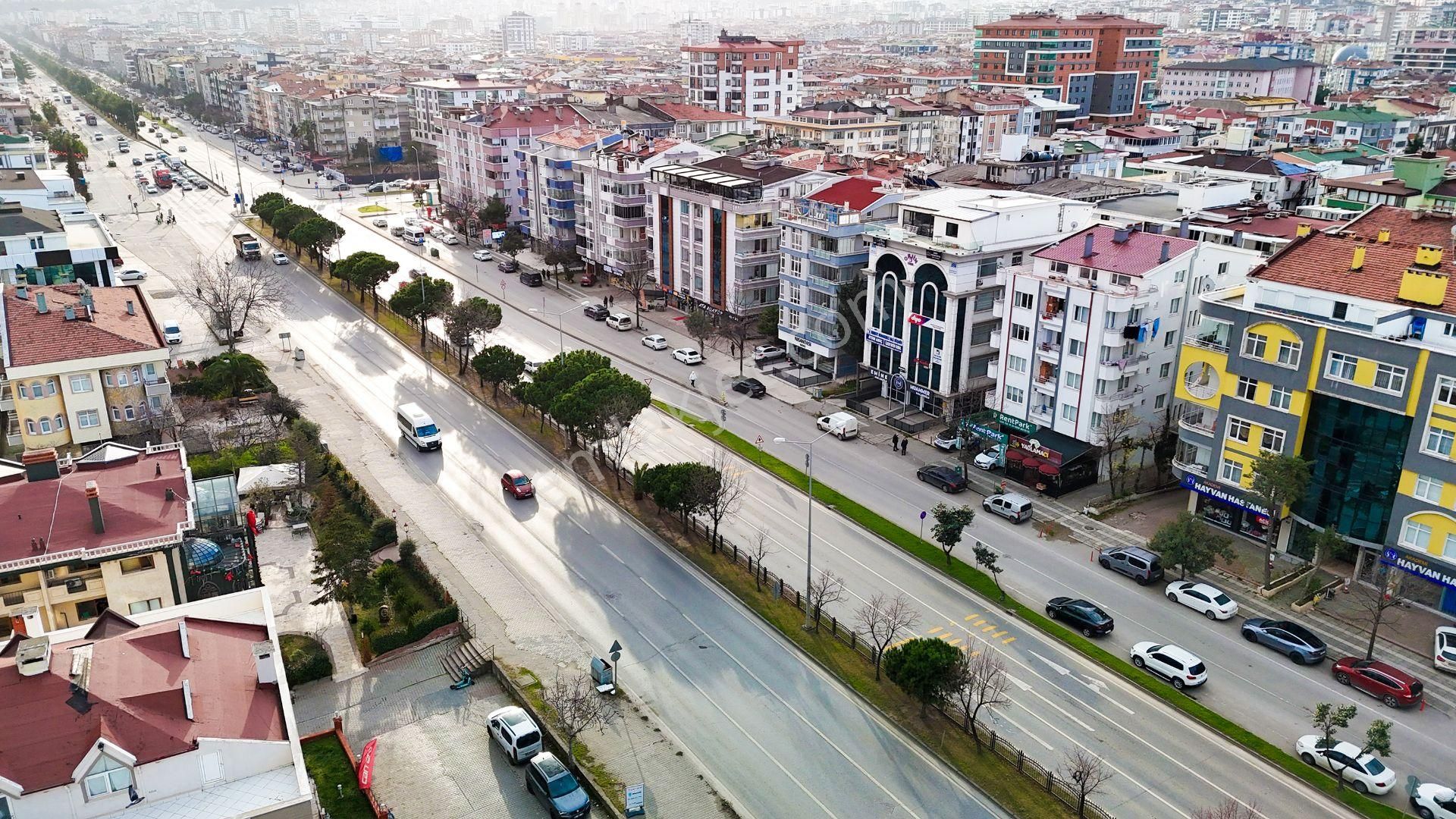 Anayola Cephe 200 M2 6 Oda Mutfak 2 Wc Li Ofis