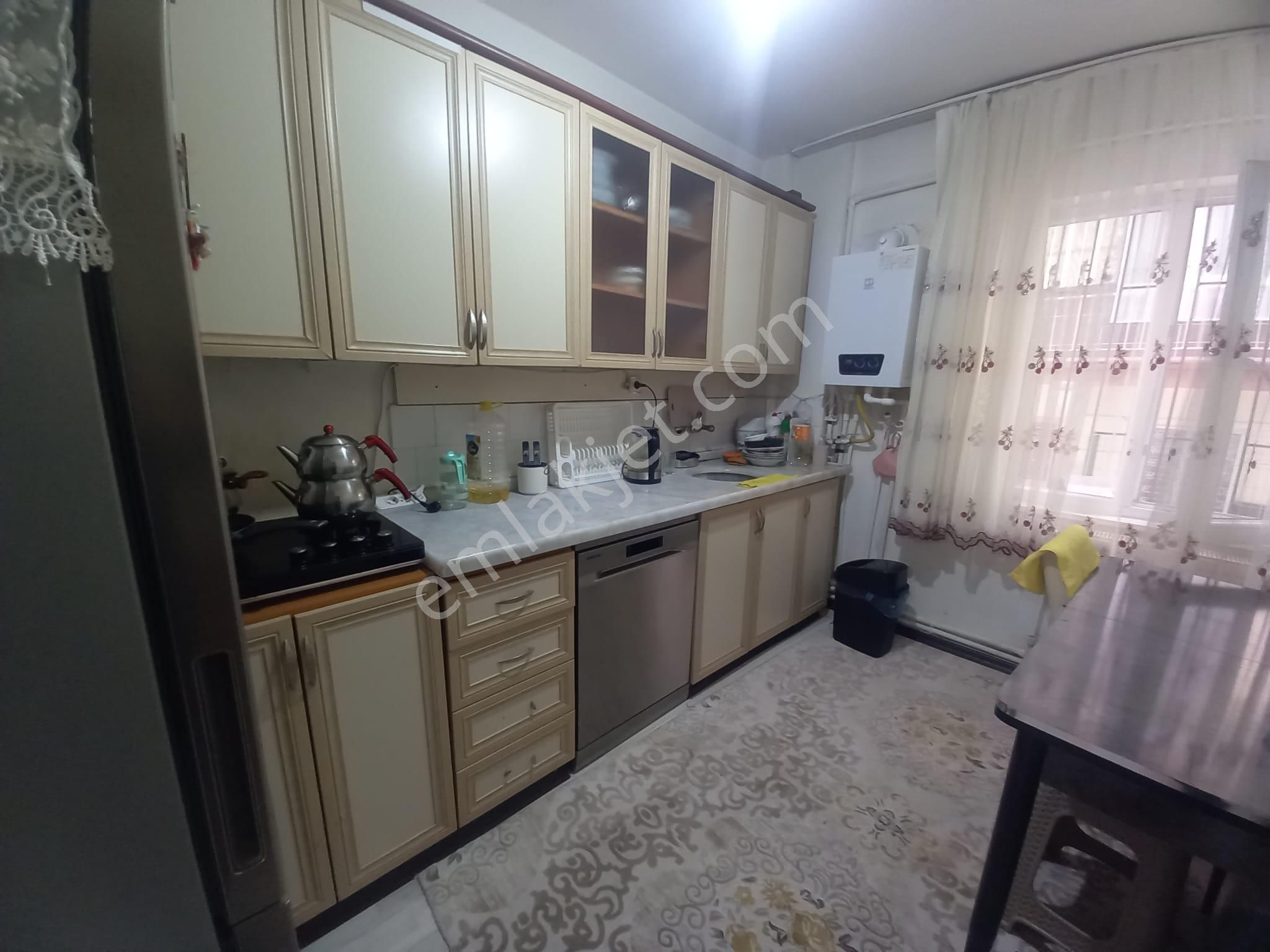 Sincan Tandoğan'da Merkeze Yakın Altta Daire Olan Kelepir Balkonlu Yatırımlık Daire