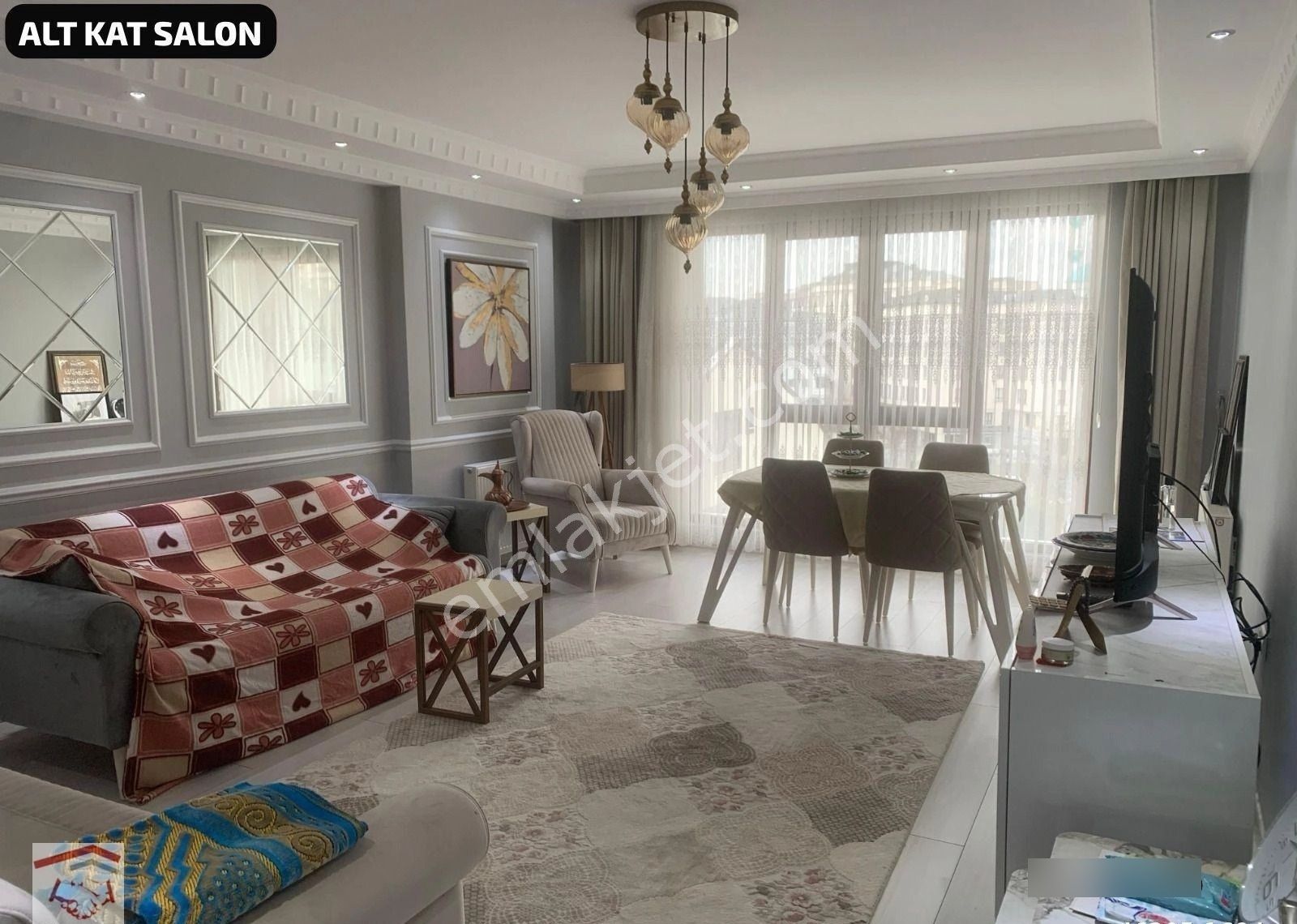 Çekmeköy Merkez 'de 5+2 180m2 Oturuma Hazır Dubleks Daire