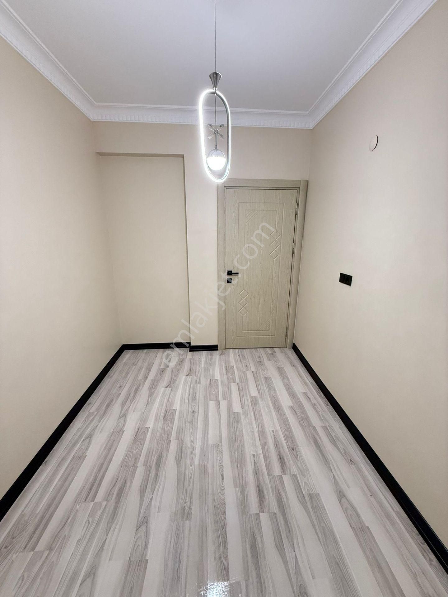 Yunus Emre Mahallesinde Lüx Tasarımlı 2+1 Kiralık Daire - Görsel 21