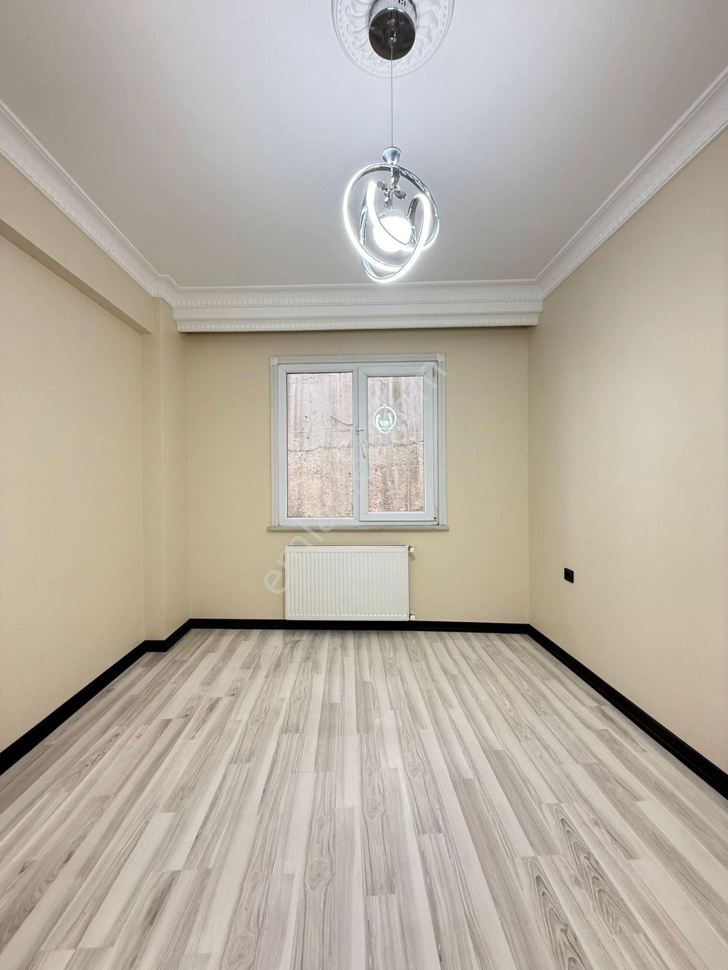 Yunus Emre Mahallesinde Lüx Tasarımlı 2+1 Kiralık Daire - Görsel 14