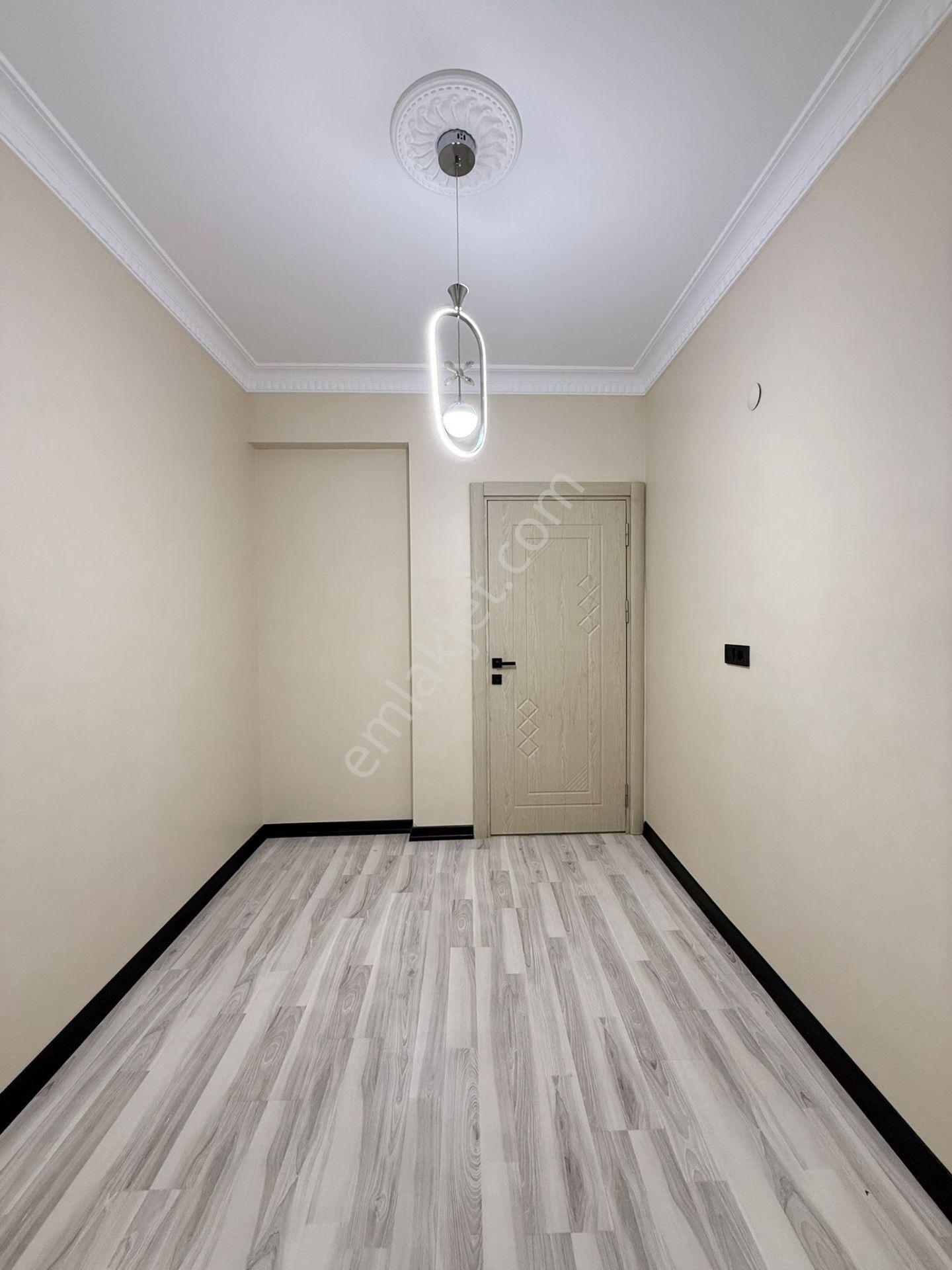 Yunus Emre Mahallesinde Lüx Tasarımlı 2+1 Kiralık Daire - Görsel 20