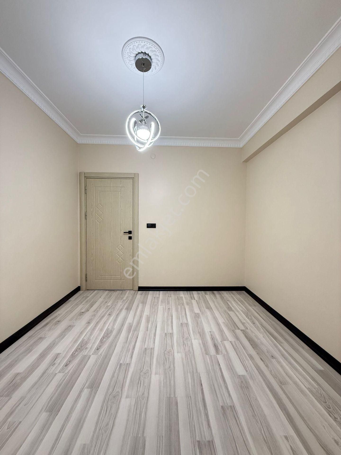 Yunus Emre Mahallesinde Lüx Tasarımlı 2+1 Kiralık Daire - Görsel 19