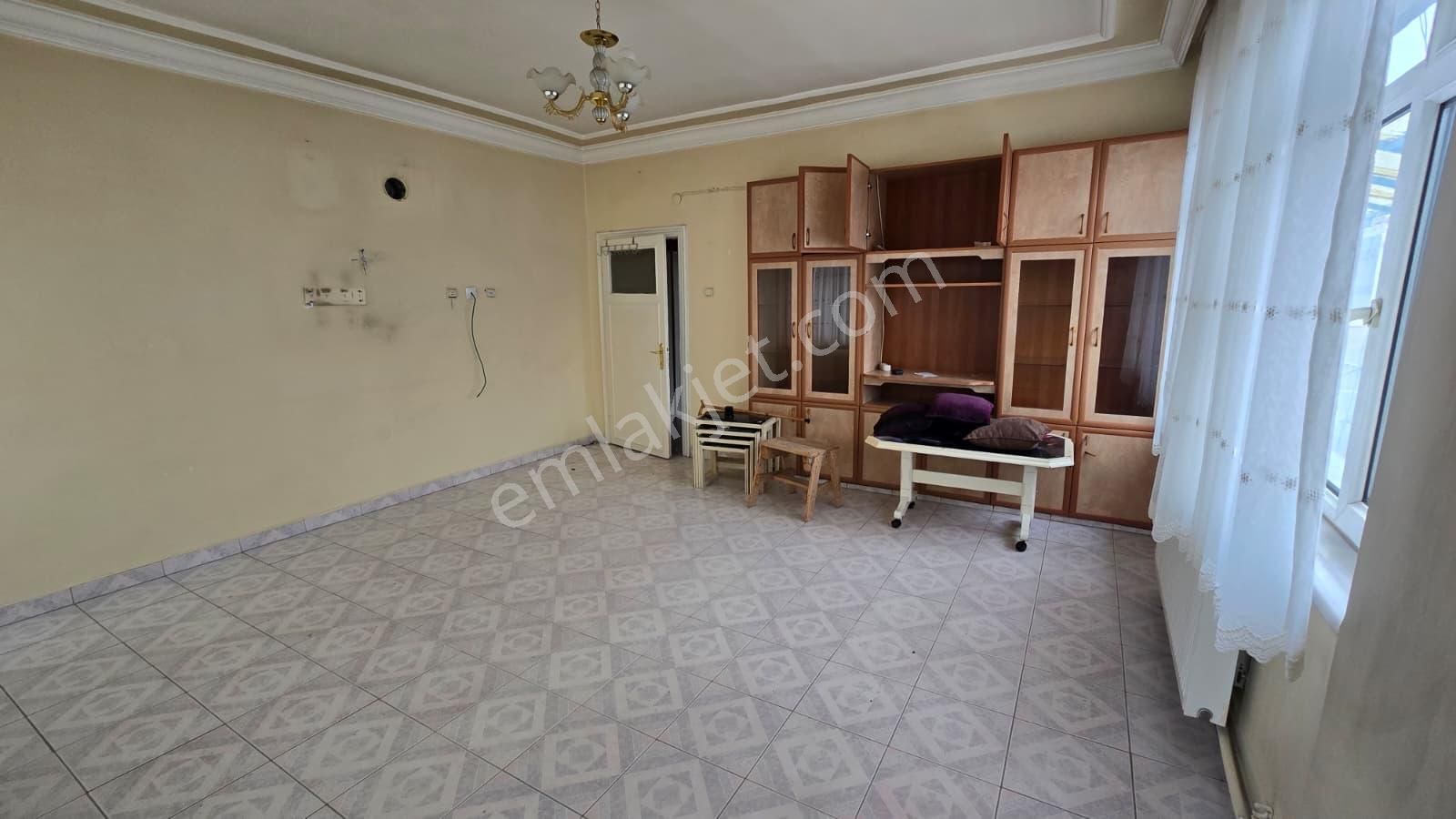 Yeni Mahallede 3+1 Satılık Daire Merkezi Konumda